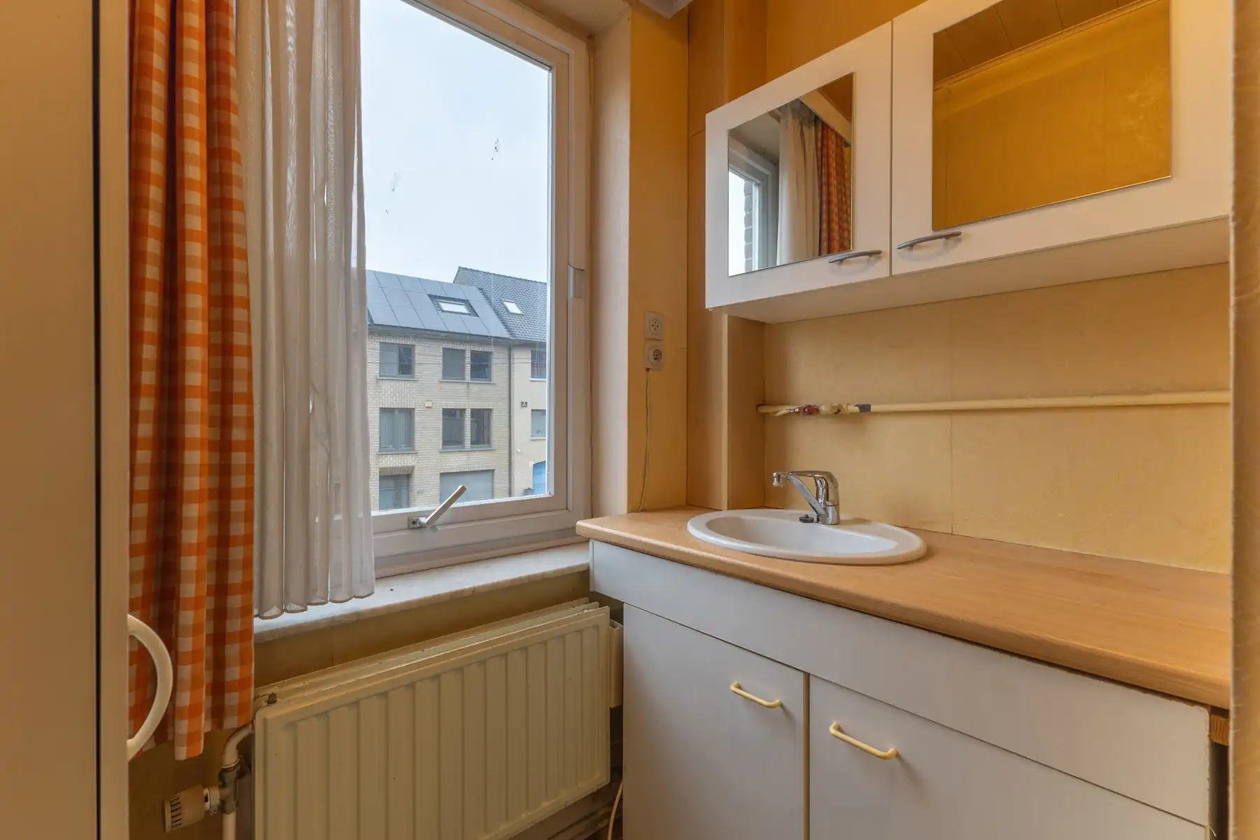 Gunstig gelegen woning met 6 slaapkamers, tuin en garage foto 15