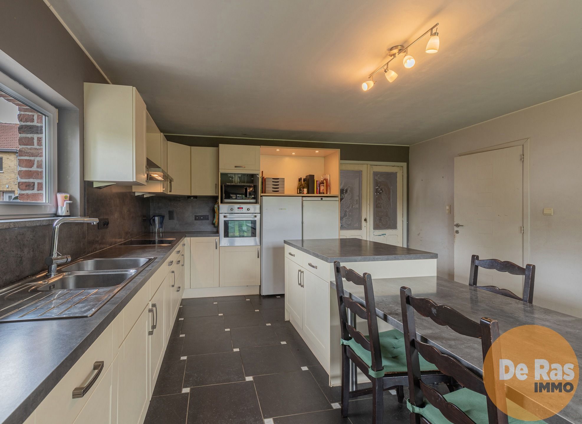LEDE- Charmante 3-gevelwoning met 4 slaapkamers centrum. foto 12