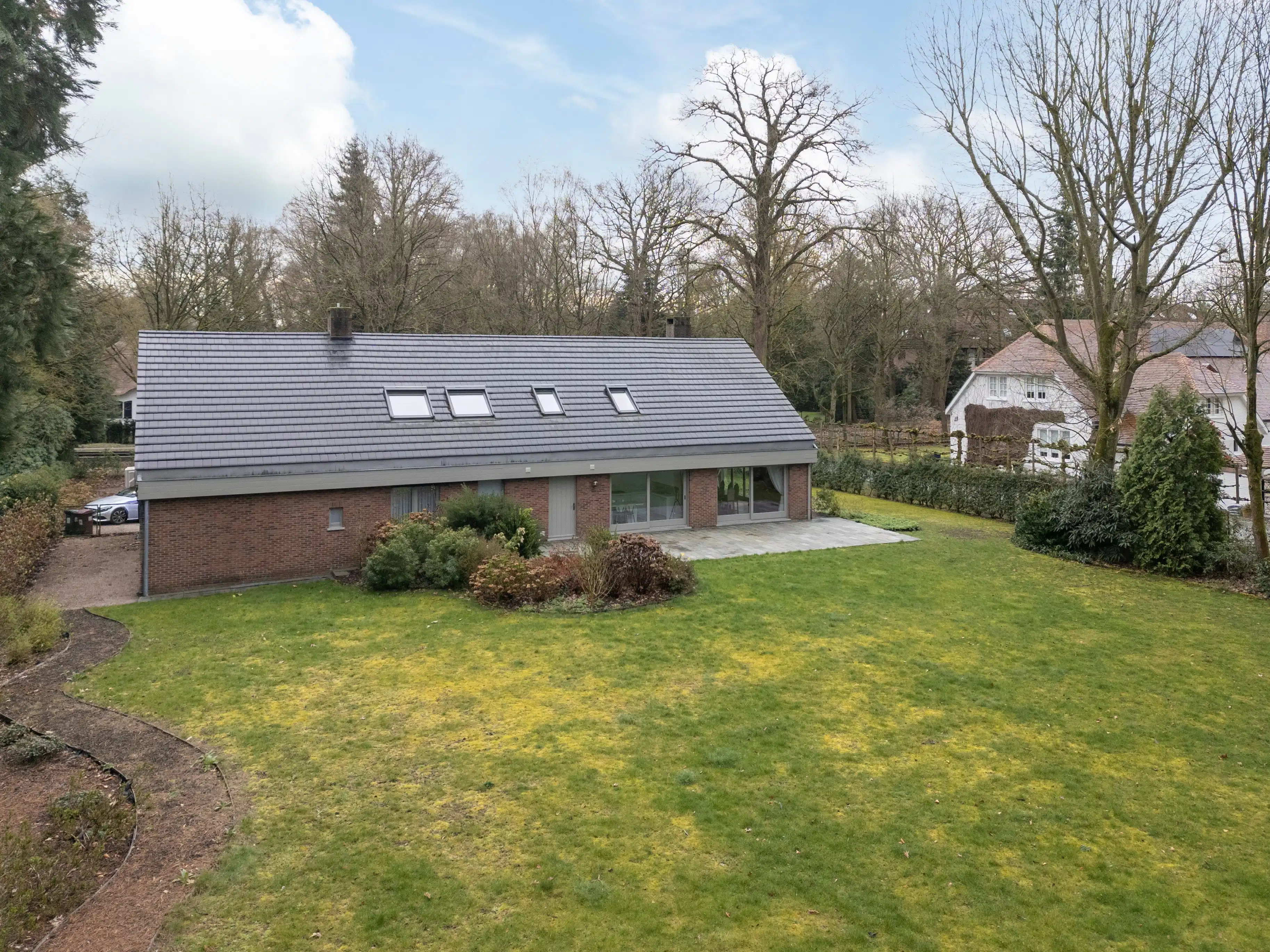 Ruime villa met praktijkruimte op toplocatie in Schotenhof. foto 27