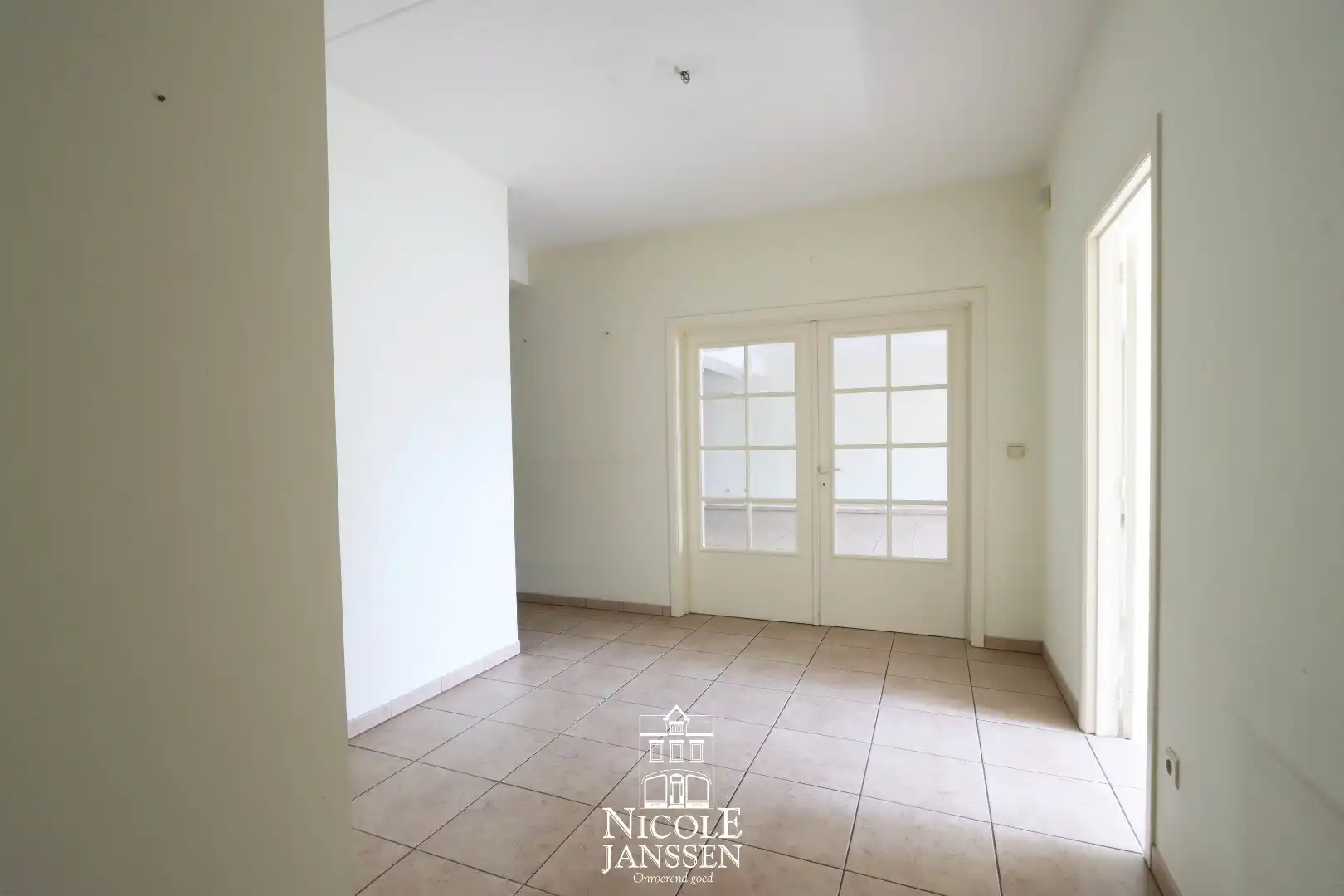 Ruim ingedeeld appartement foto 2