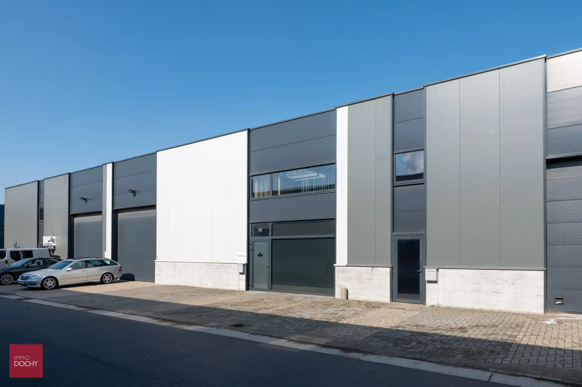 Recent gebouwde KMO - unit met bureel, mezzanine | De Bosmier foto {{pictureIndex}}