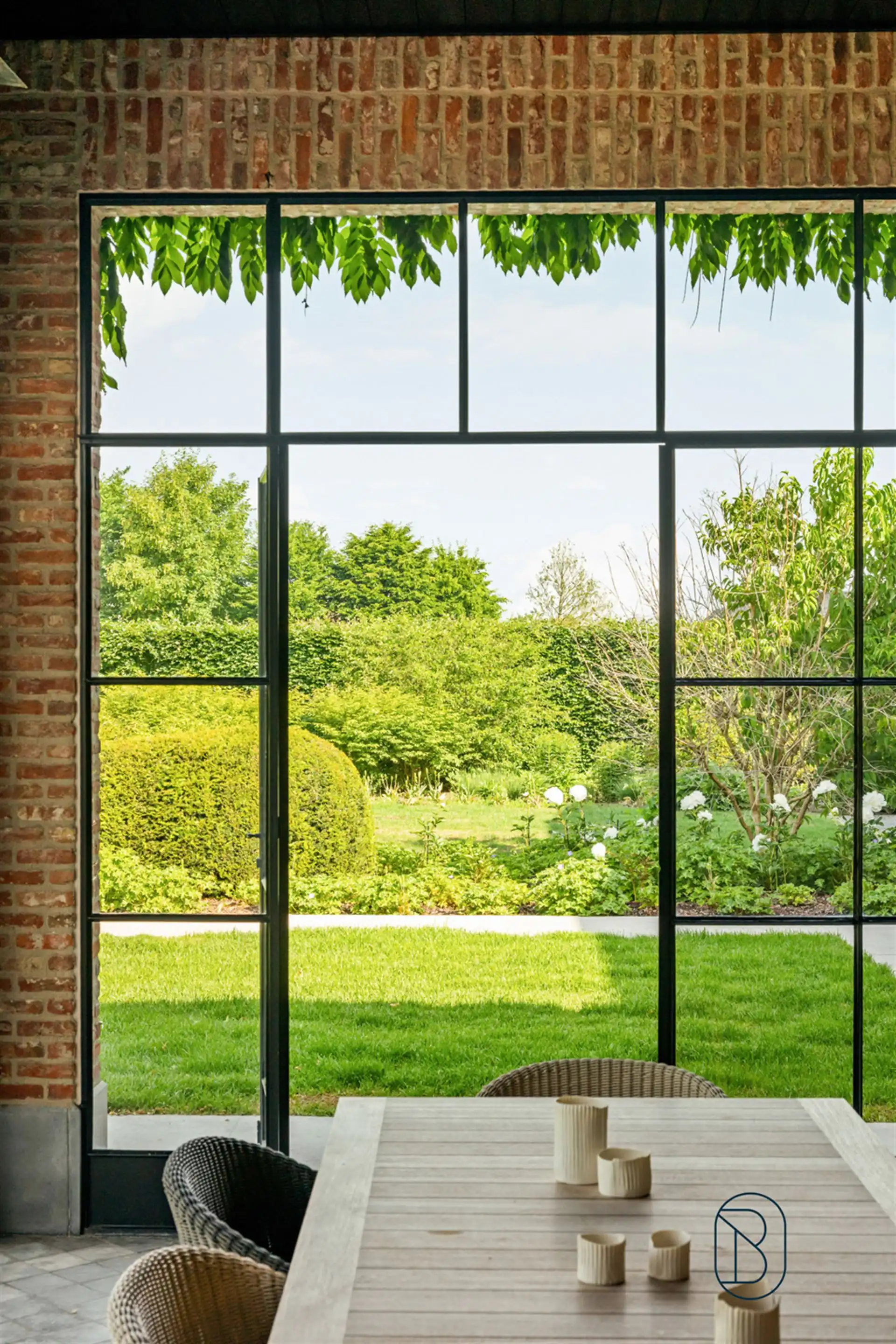 Prachtige klassevilla met mooi aangelegde tuin foto 16