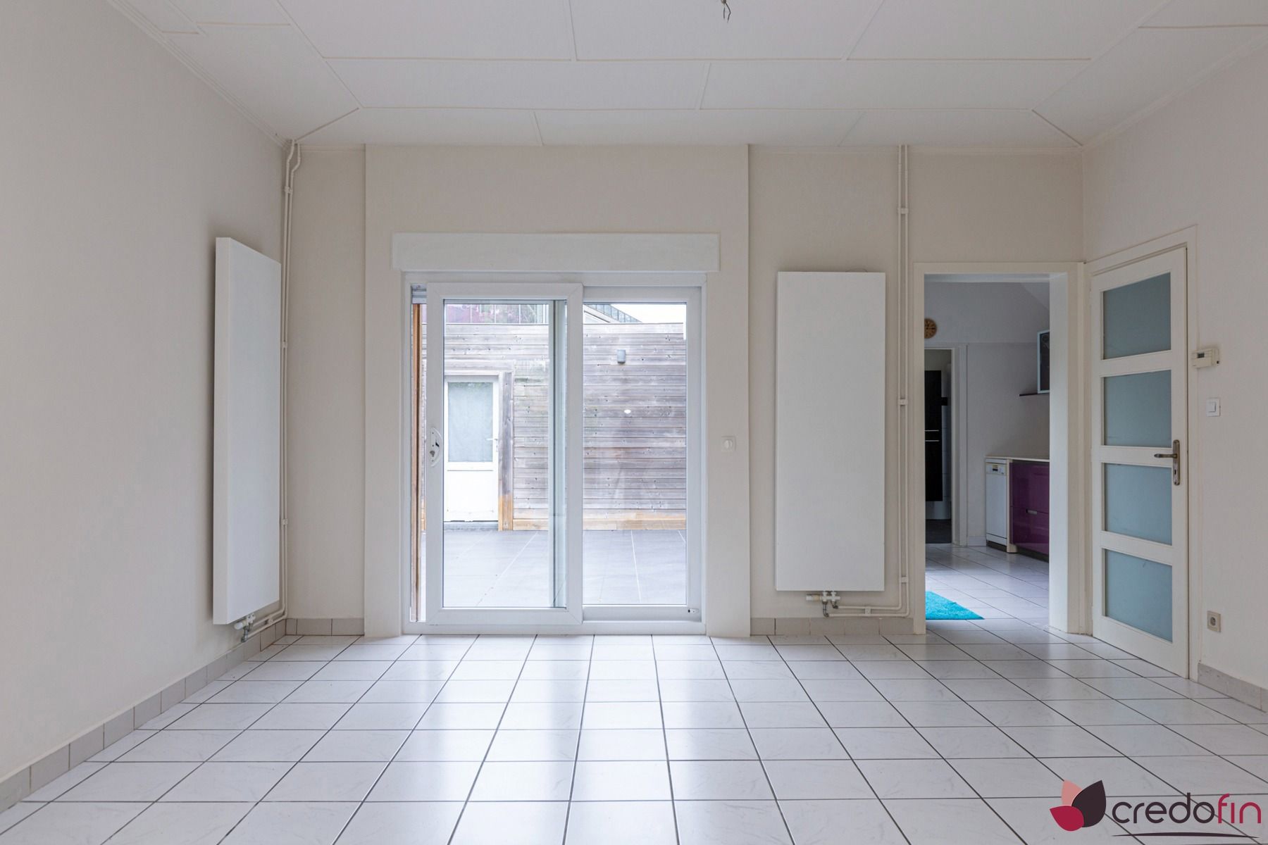 Leuke alleenstaande woning met 3 slaapkamers en grote garage foto 4