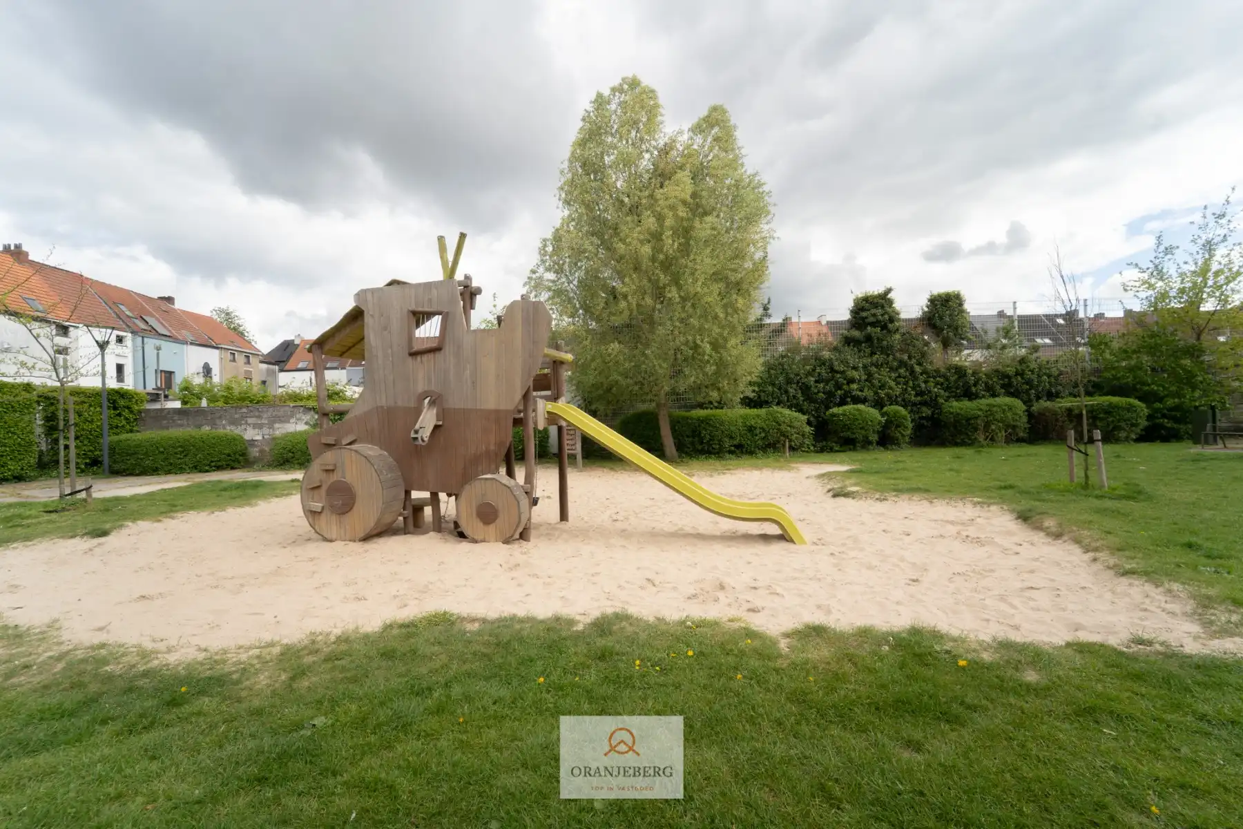 Lichtrijke gerenoveerde woning foto 19