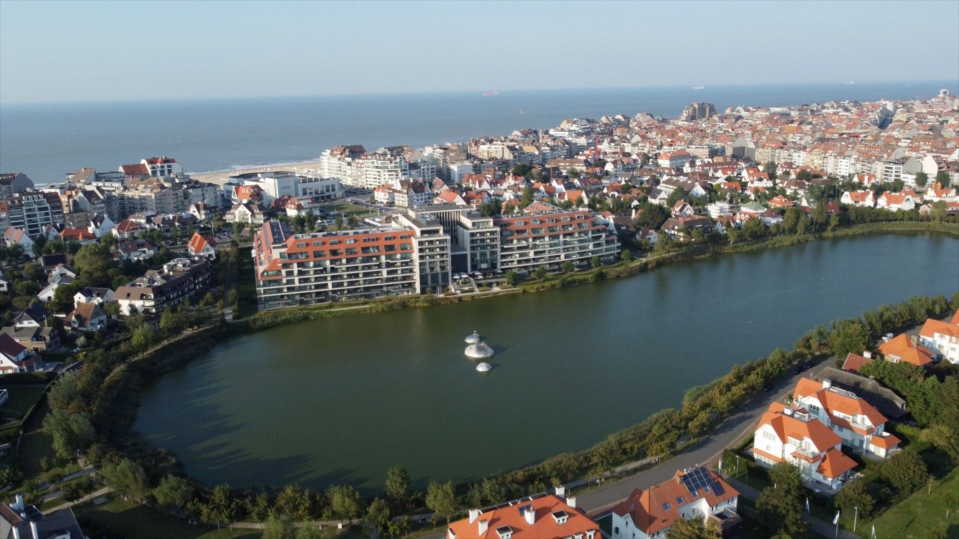 La Réserve - Uniek appartement met iconisch zicht op het Zegemeer te Knokke foto {{pictureIndex}}