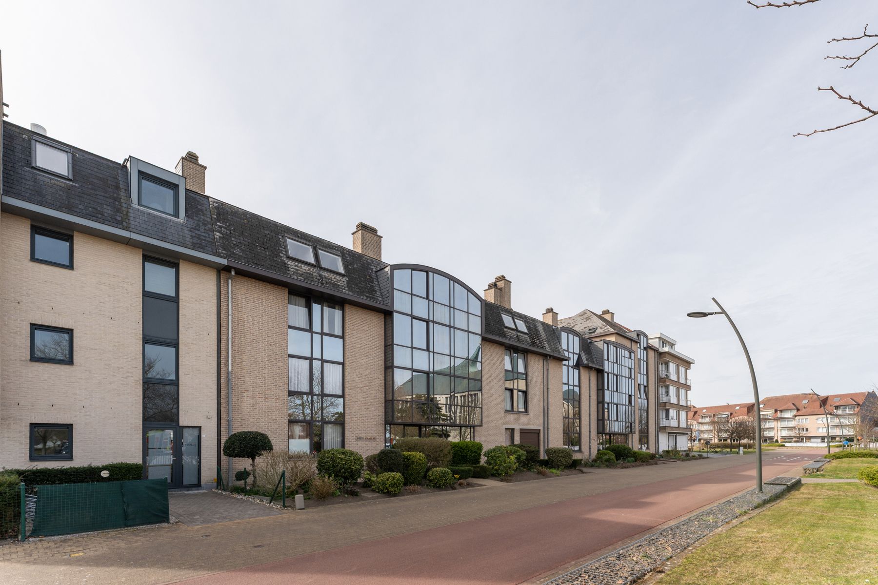 Gesloten garagebox in centrum Koksijde-Bad foto 3