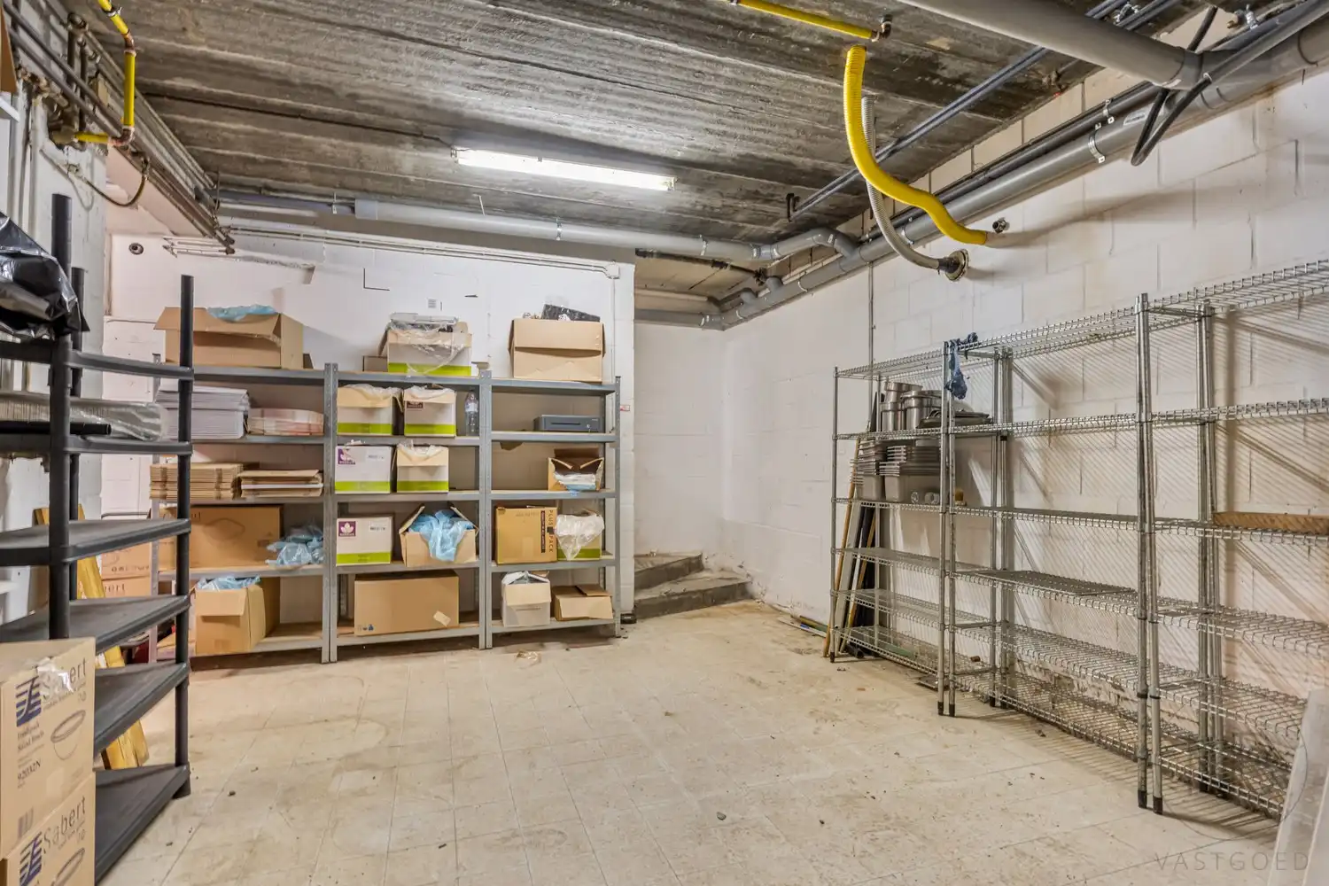 Goed gelegen handelspand foto 20