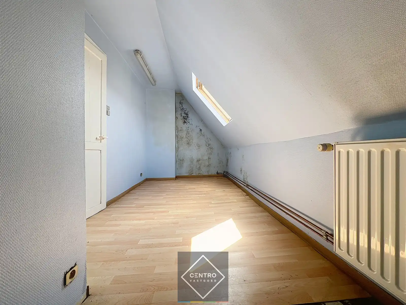 Ruim instapklaar handelspand met te renoveren woning (vroeger café Comodo en ook café Mozart) op de Grote Markt (Izegem) ! foto 31