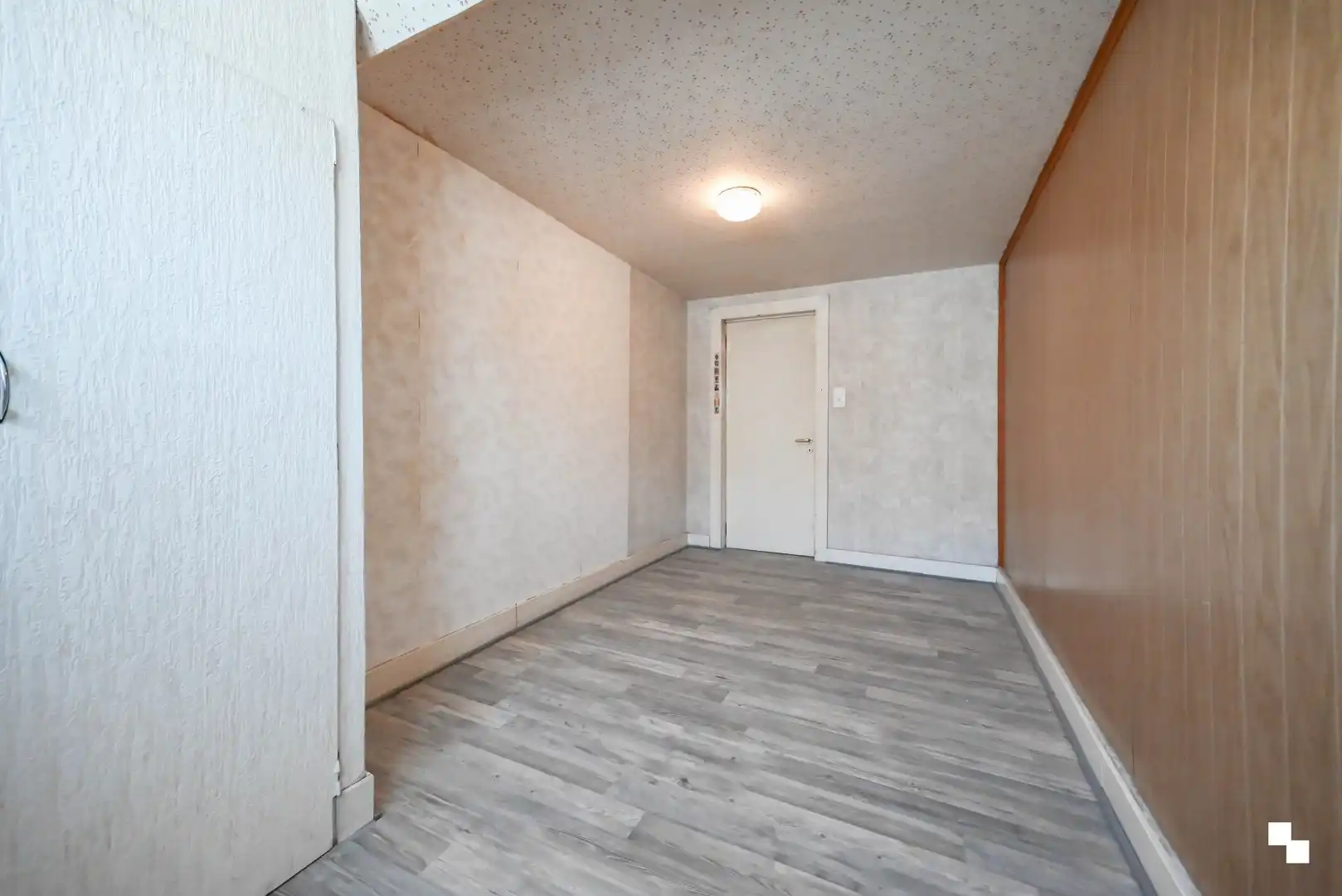 Centraal gelegen ééngezinswoning met vier slaapkamers te Izegem foto 19