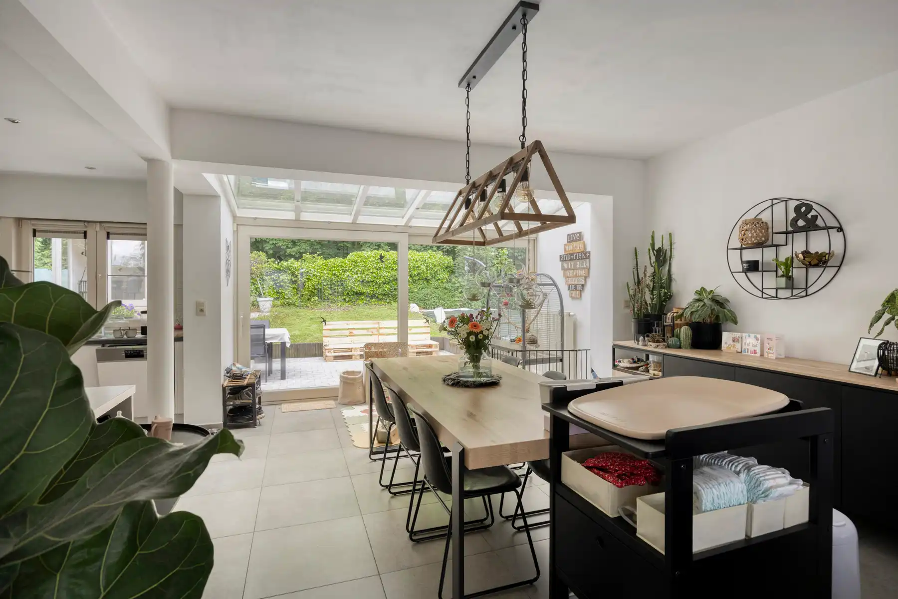 Instapklare woning met 4 slaapkamers en zicht op park foto 10