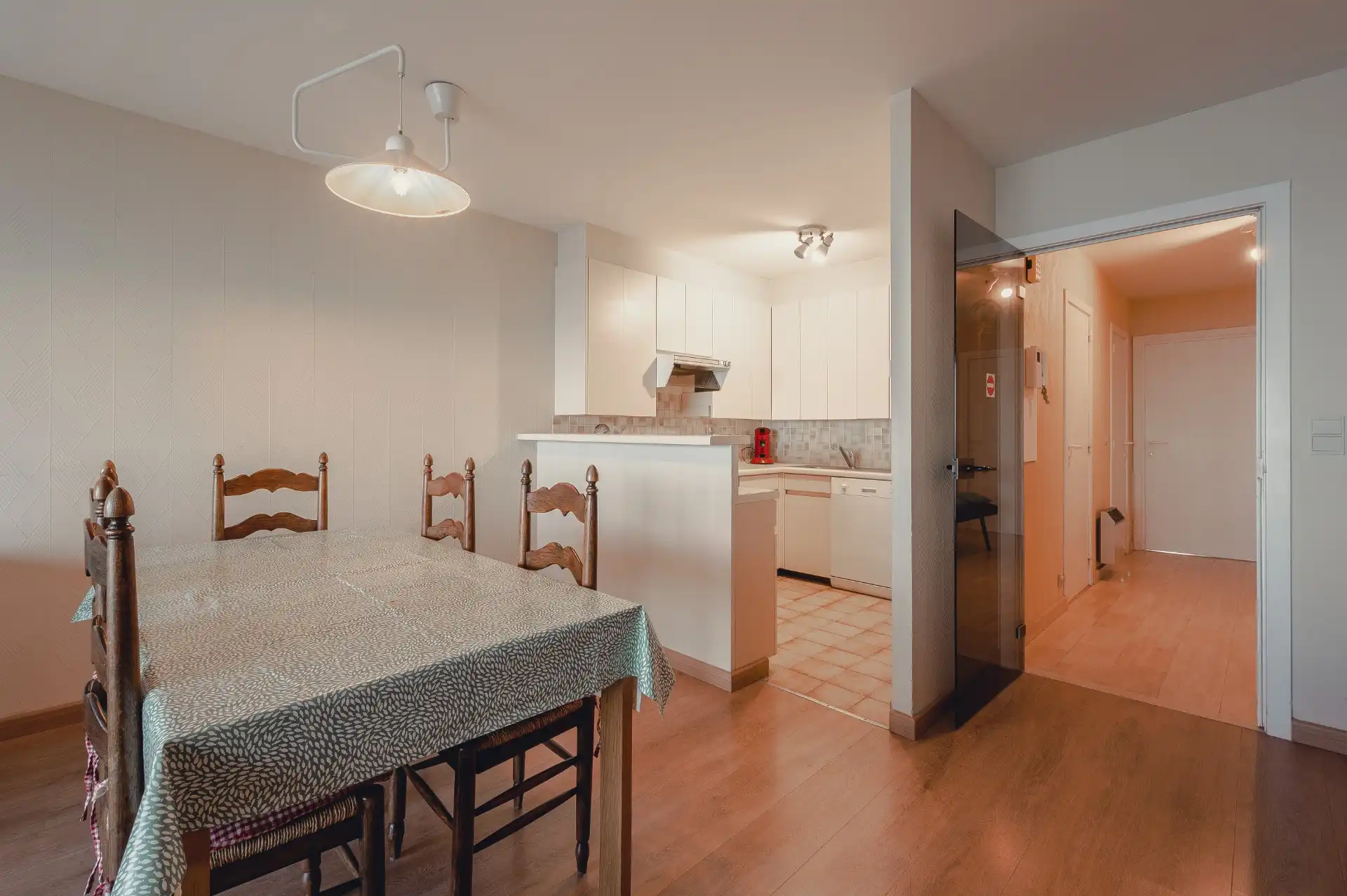 2-slaapkamer appartement op de zeedijk foto 7