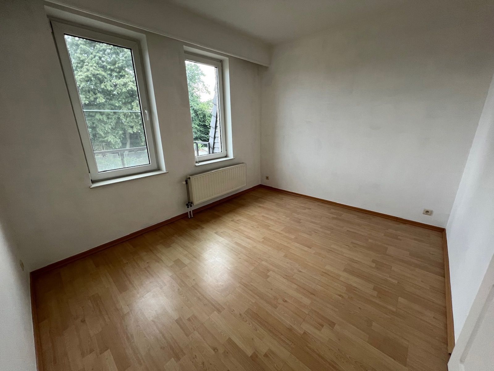 App met 2 slpk, bureau, terras en parking foto 14