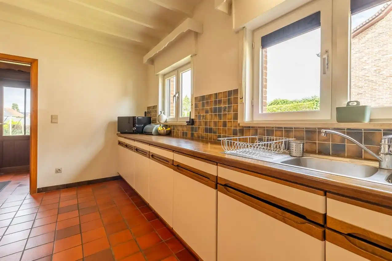 Mooie, ruime villawoning met leuke tuin op rustige locatie foto 12