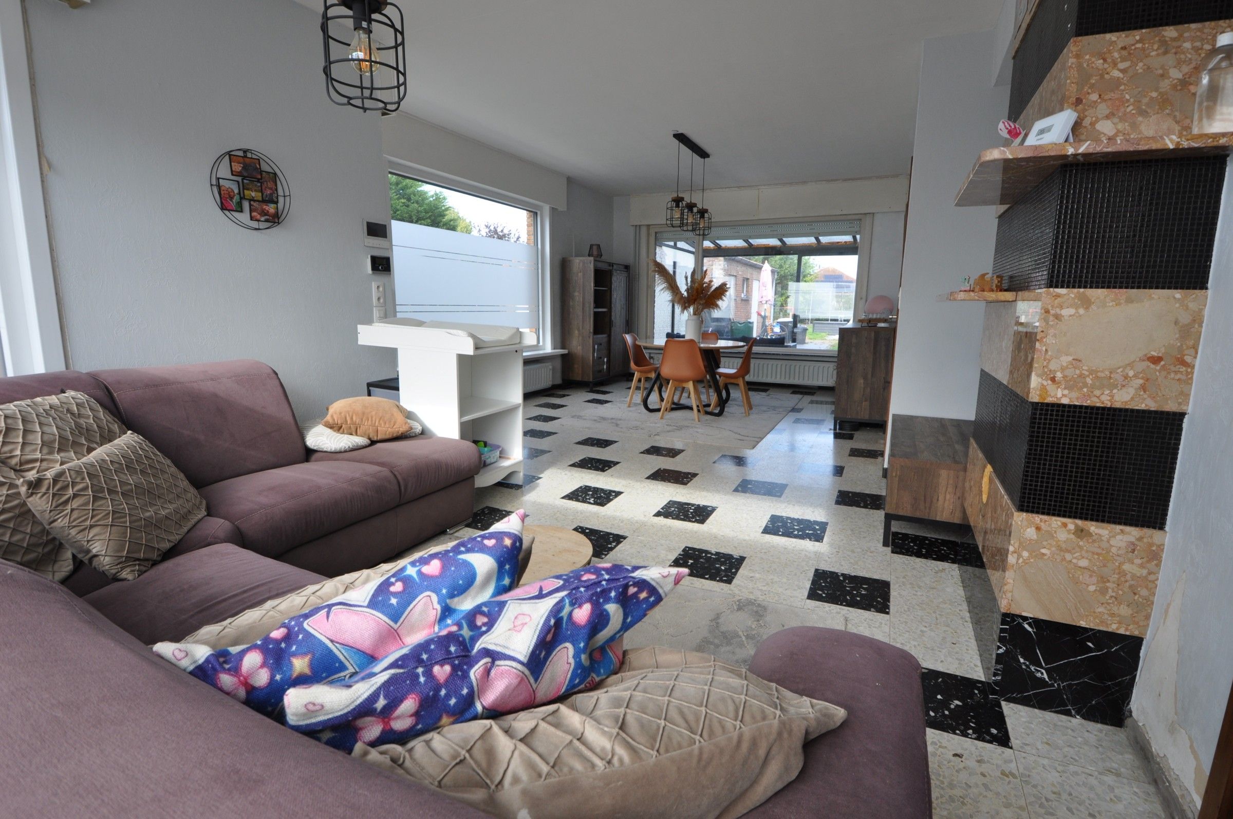 Gedeeltelijk gerenoveerde woning met grote tuin te Zandvoorde ! foto 3