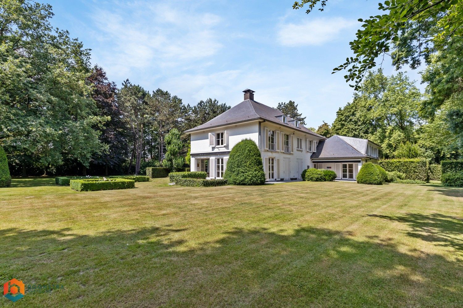 Prachtige en unieke villa (647 m² bewoonbaar) op een perceel van 33.747 m² te Lier foto 12