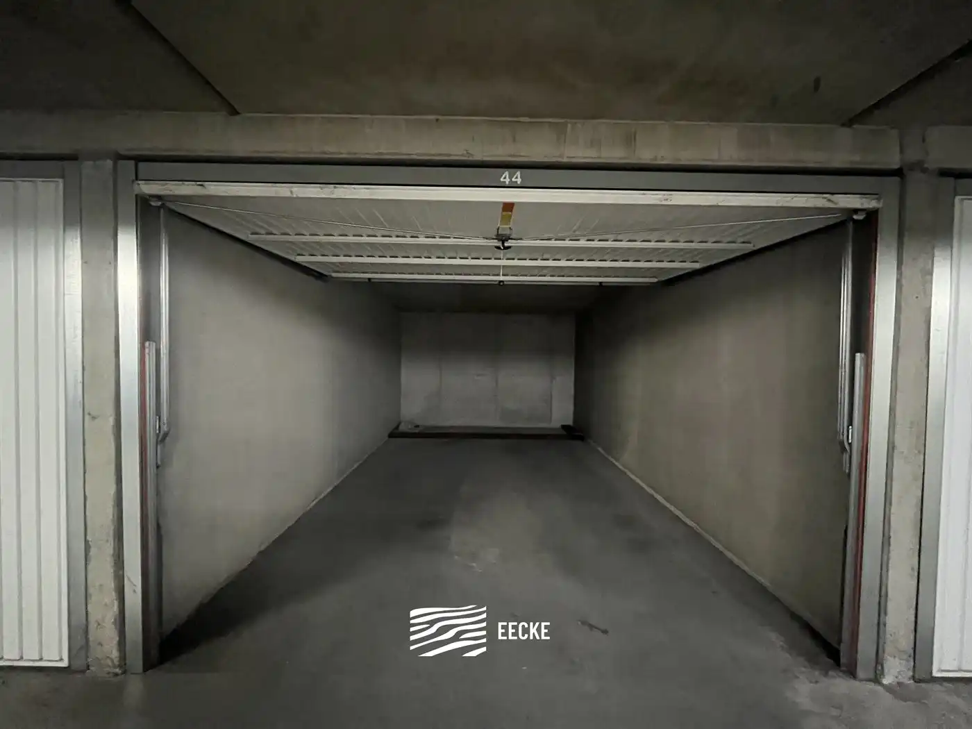 Parking - gesloten garagebox foto 2