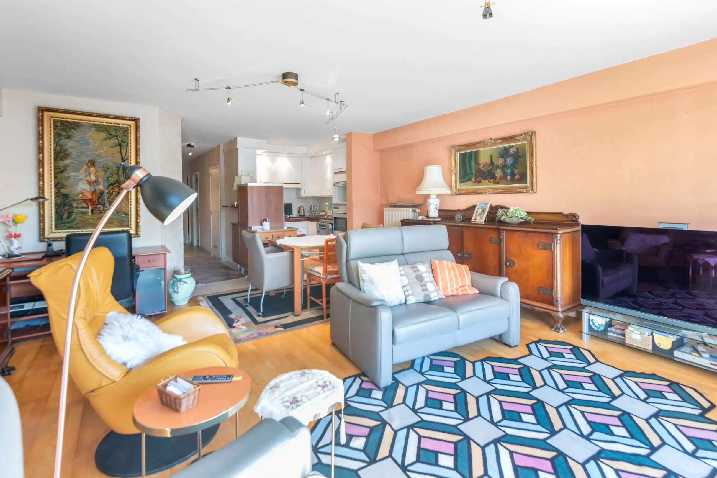 Centraal gelegen appartement aan de zonnekant van de Lippenslaan met twee slaapkamers.  foto 3