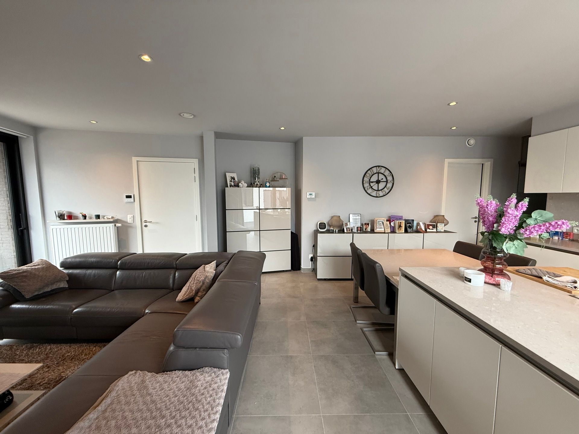 LIEDEKERKE - Luxueus appartement met staanplaats. foto 6