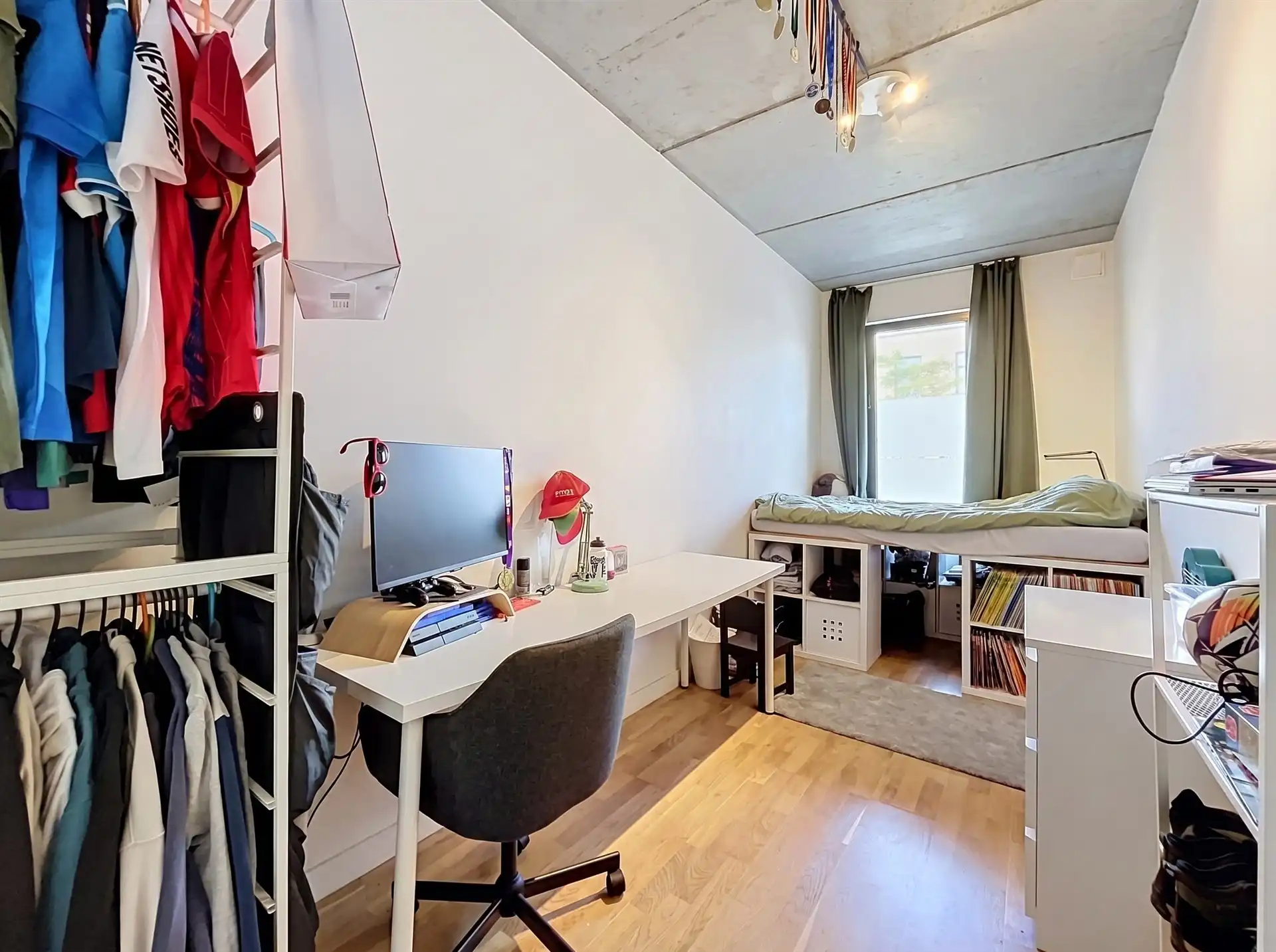 Modern gelijkvloers appartement met tuin van 200m²! foto 19