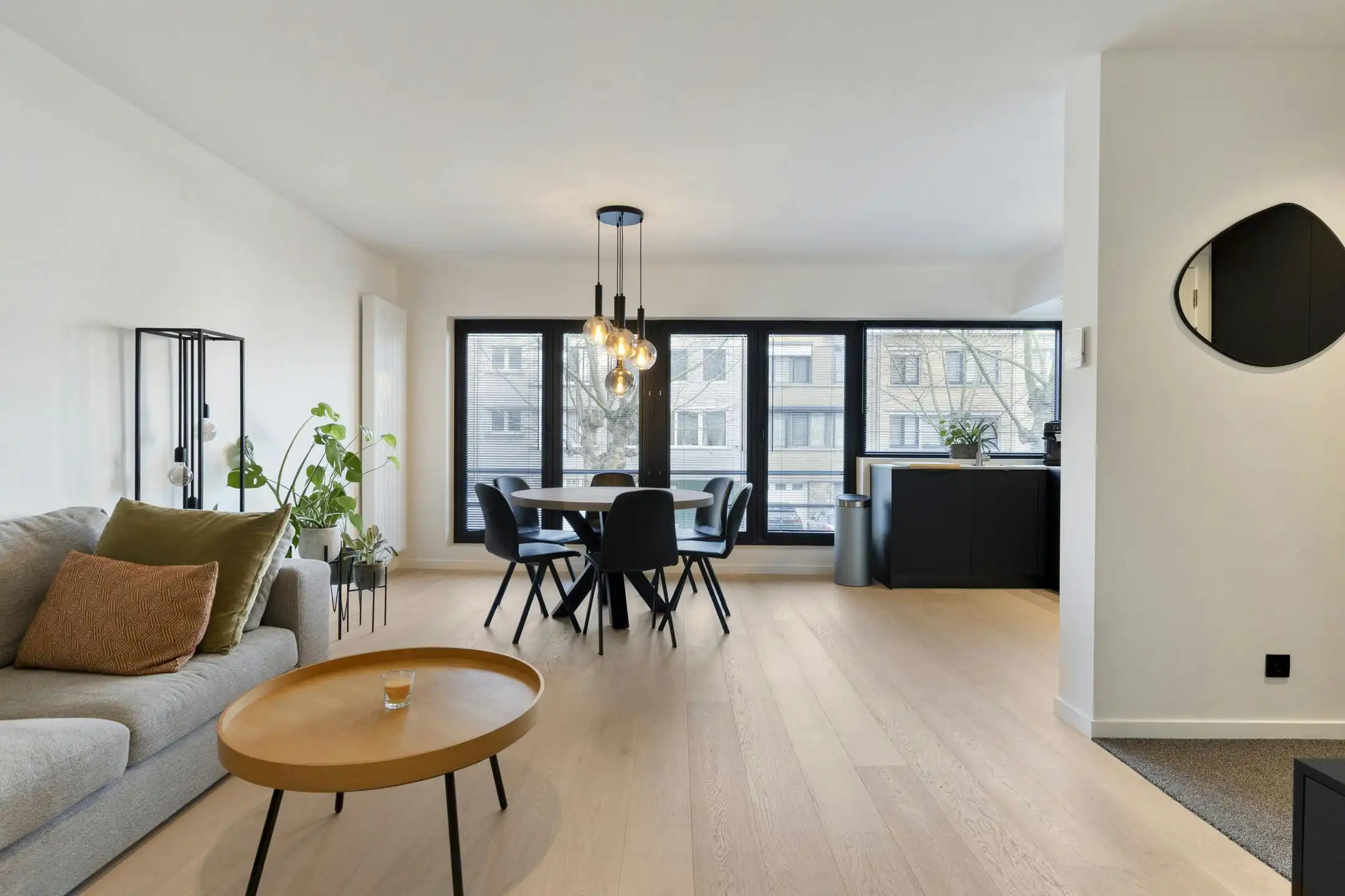 Prachtig appartement met garage en terras te koop in Merksem foto {{pictureIndex}}