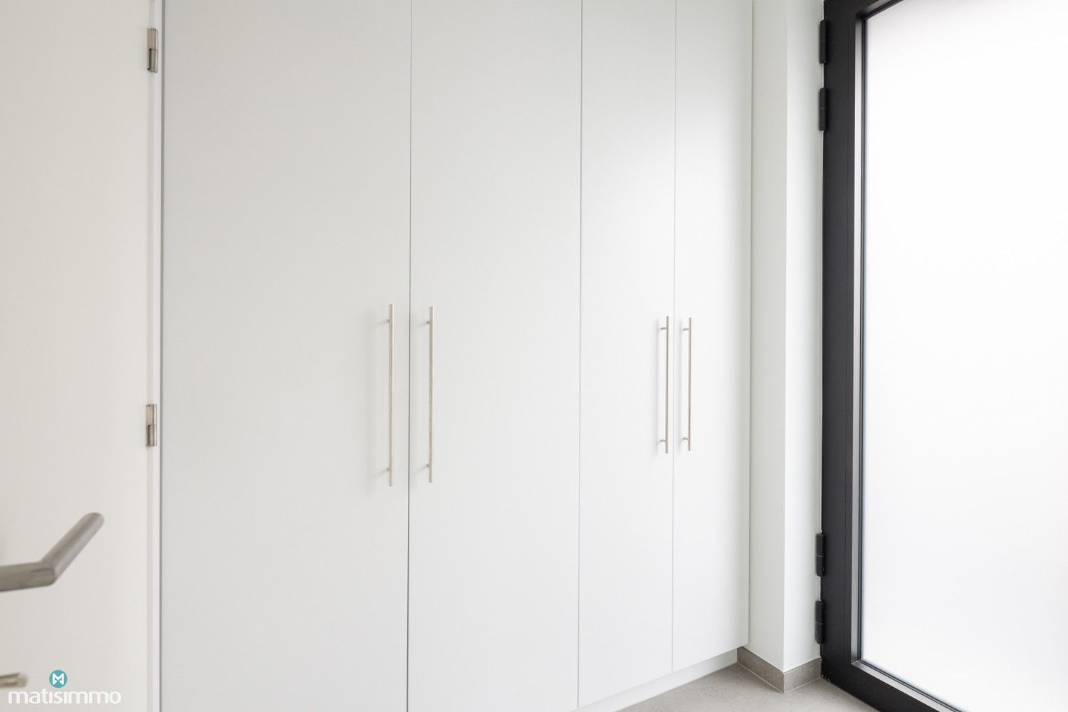 NIEUWBOUWAPPARTEMENT VOORZIEN VAN ALLE COMFORT MET TWEE SLAAPKAMERS TE MOPERTINGEN foto 3