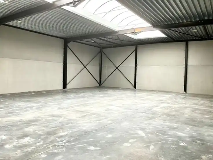 Ruim en multifunctioneel magazijn in Zottegem foto 5