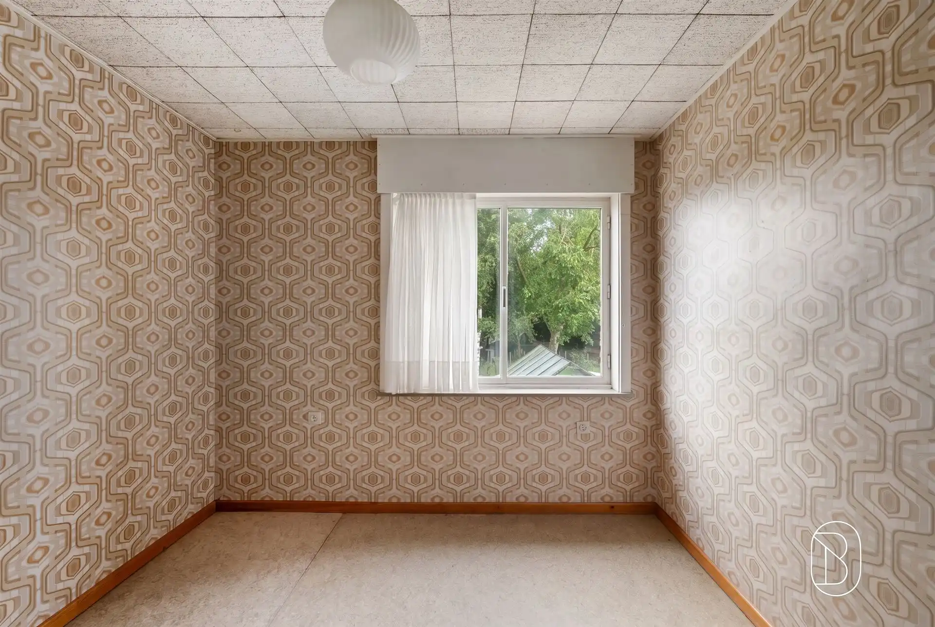 Te renoveren woning met 9 slpk, garage en tuin in Deerlijk foto 16