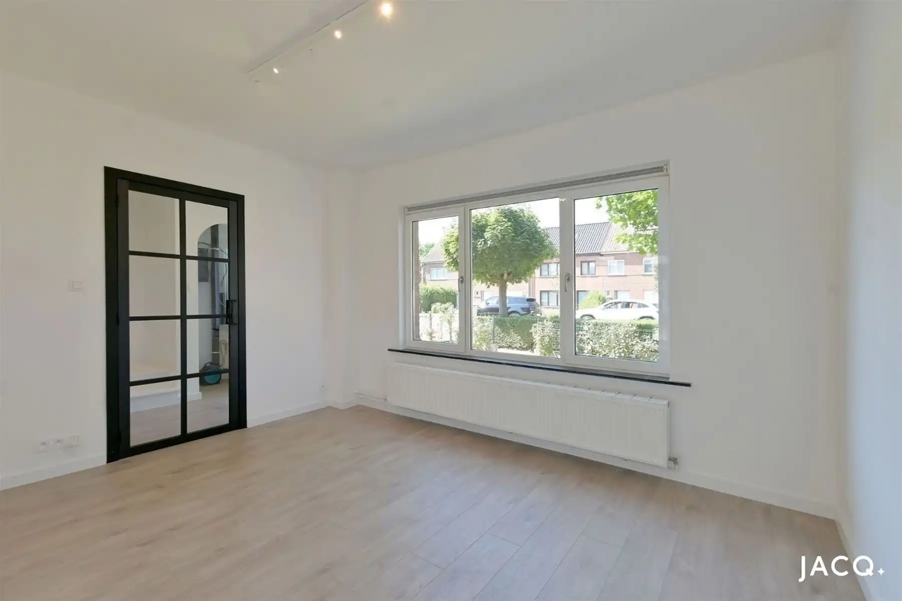 Prachtige woning met 3 slaapkamers, grote tuin en garage ! foto 7