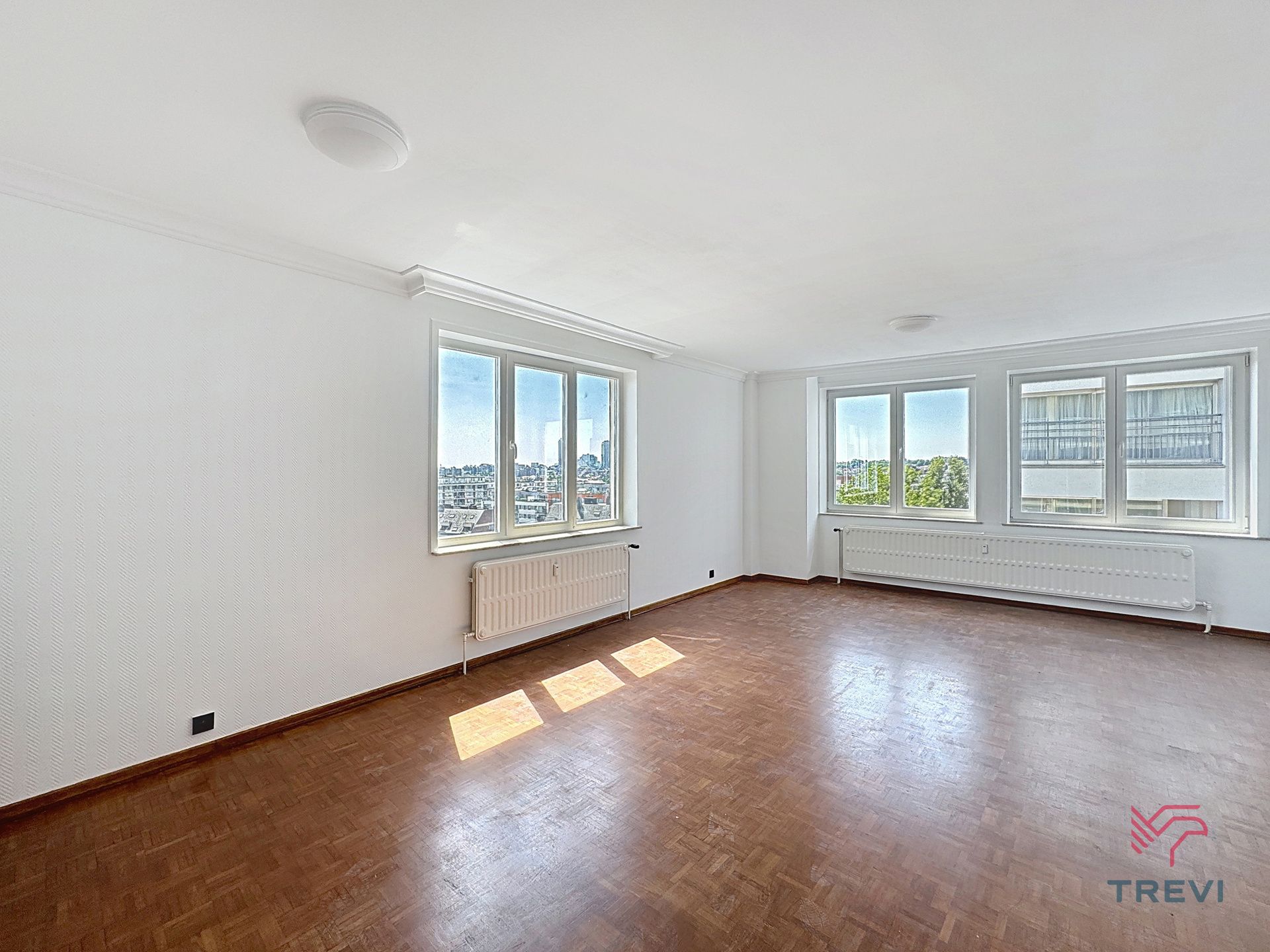 Ruim appartement met 1 slaapkamer + kantoor foto {{pictureIndex}}