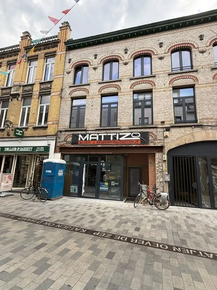 Commercieel gelijkvloers te huur op topligging in de Kattestraat foto 2