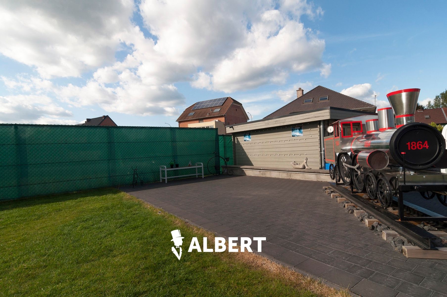 Instapklare woning met grote tuin en garage/magazijnruimte foto 34