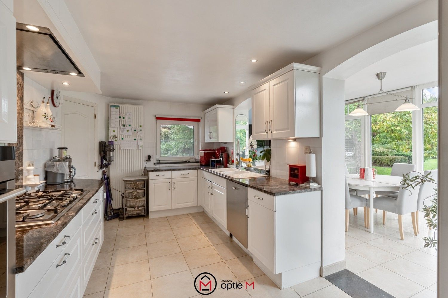 Karaktervolle villa met parktuin op een royaal perceel van 24a71 – vlakbij het centrum van Hasselt foto 8