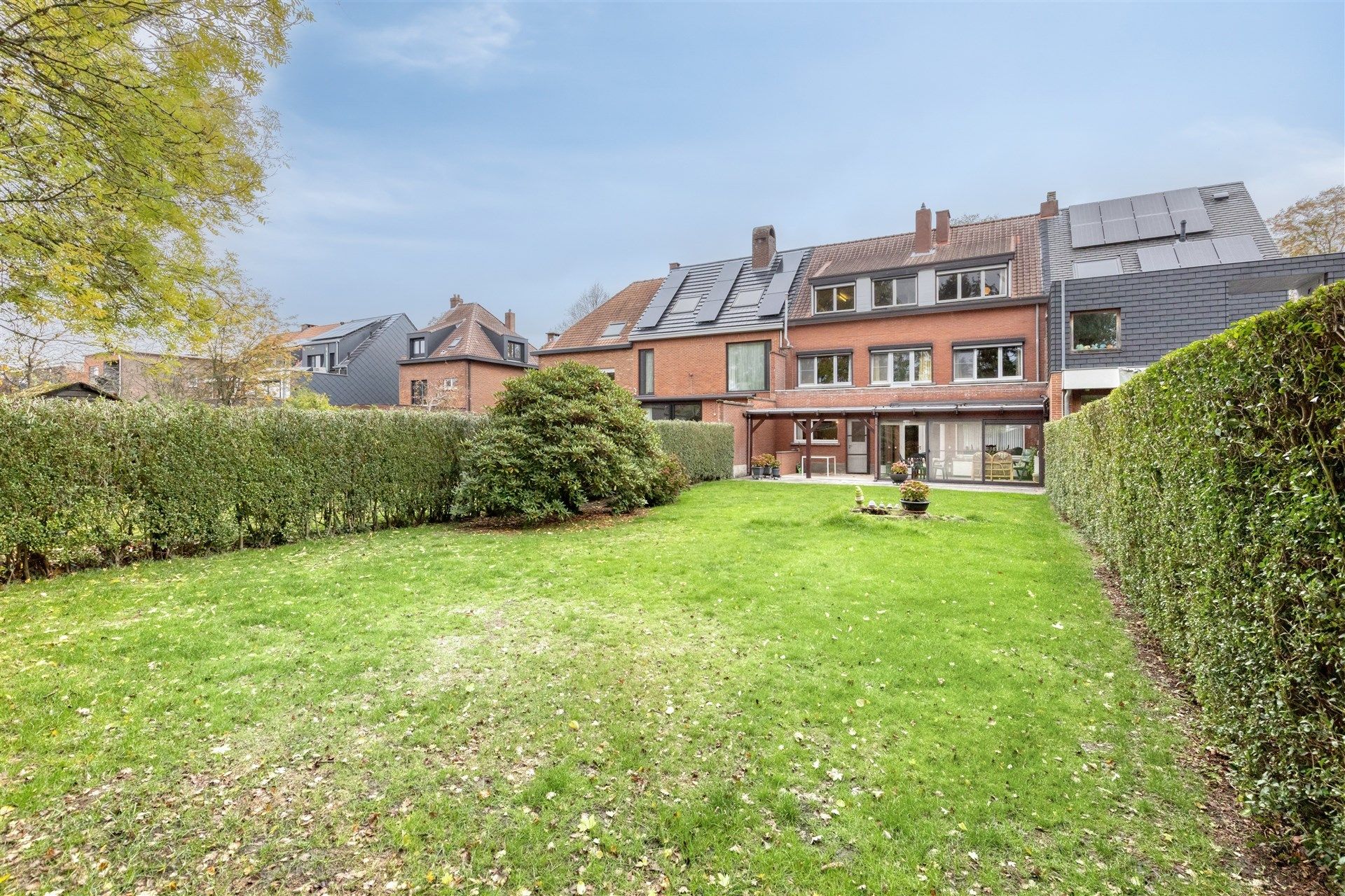 Ruime gezinswoning met 8 a 9 slaapkamers, een riante tuin en een prachtig uitzicht op weiland. foto 15