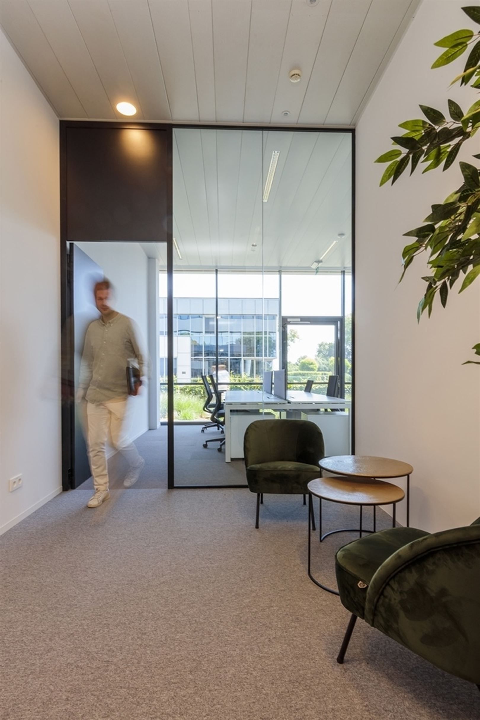 Business center op het gelijkvloers vanaf 5m² tot 104 m² foto 8