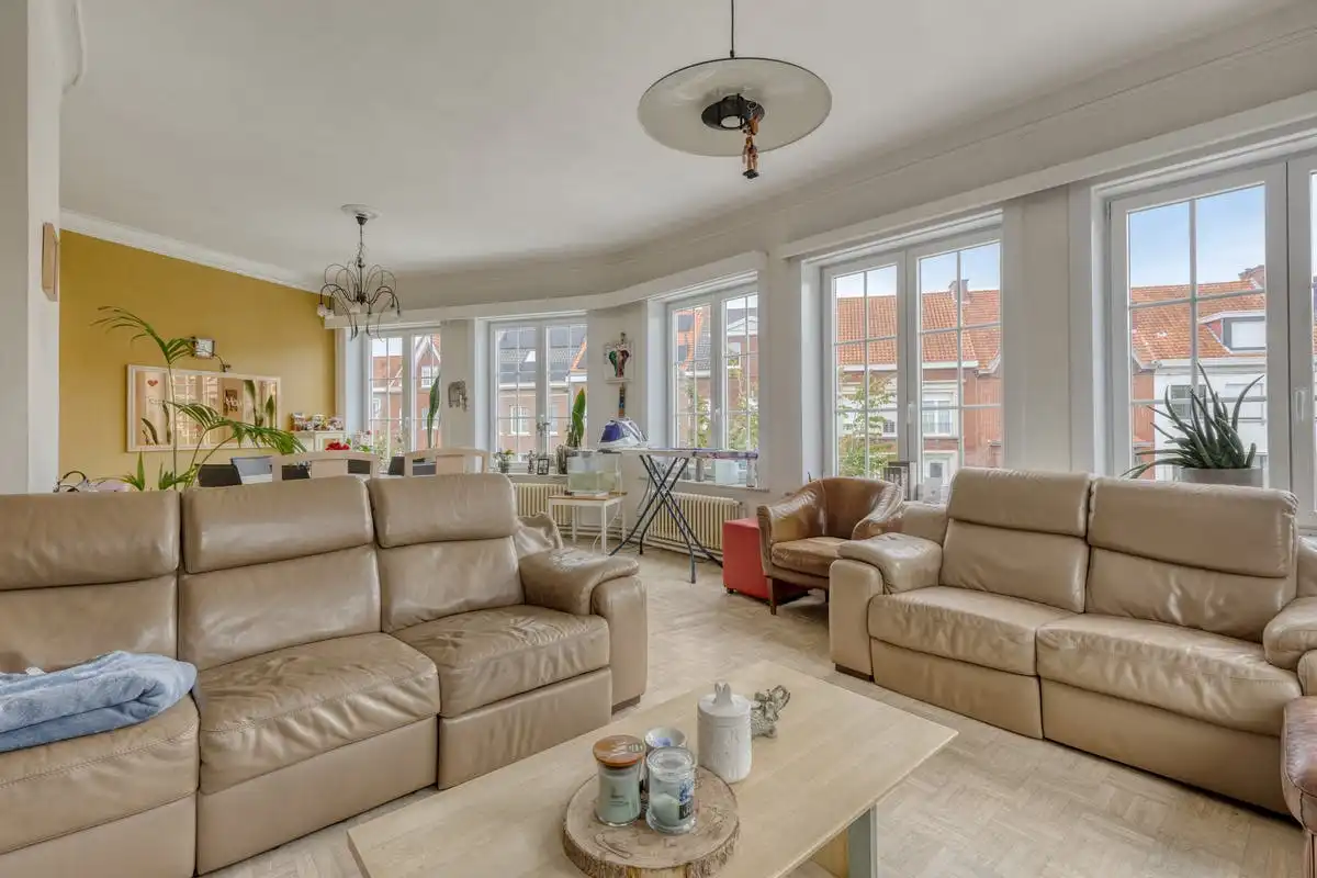 Woning met handelsruimte in de Sint-Elisabethwijk te Kortrijk foto 2