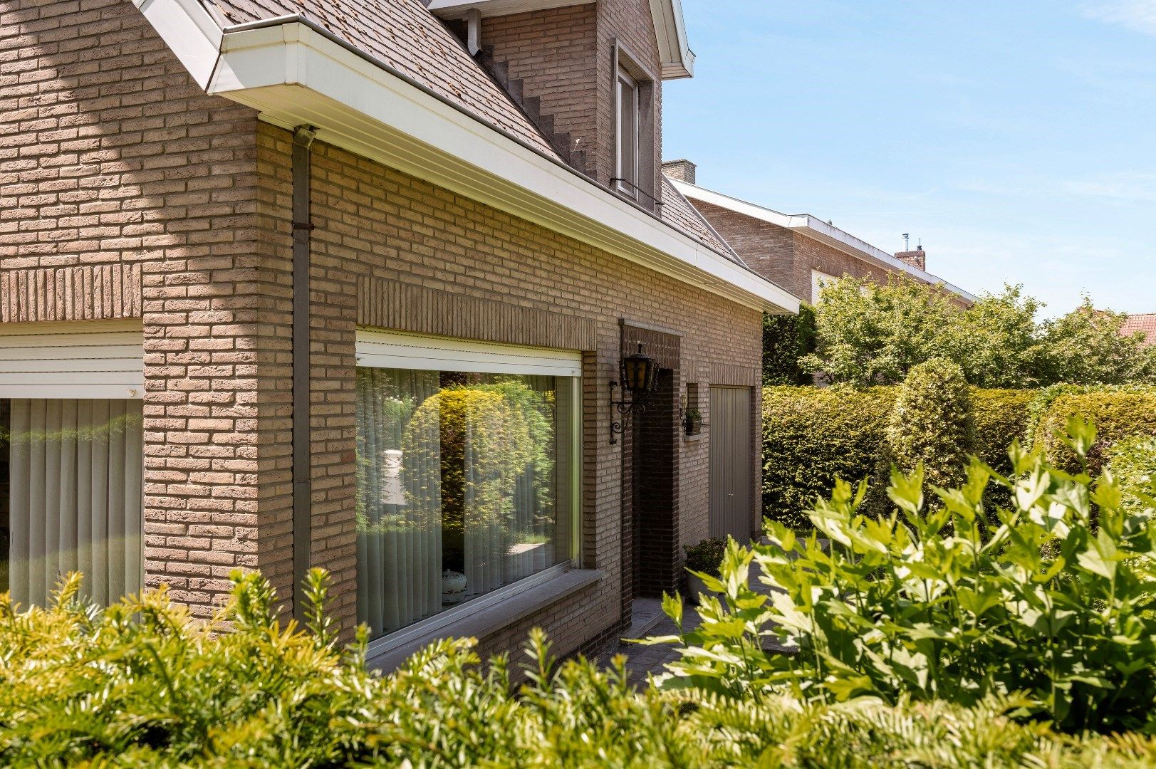 Villa met 3 ruime slaapkamers, garage en tuin in het centrum. foto 21