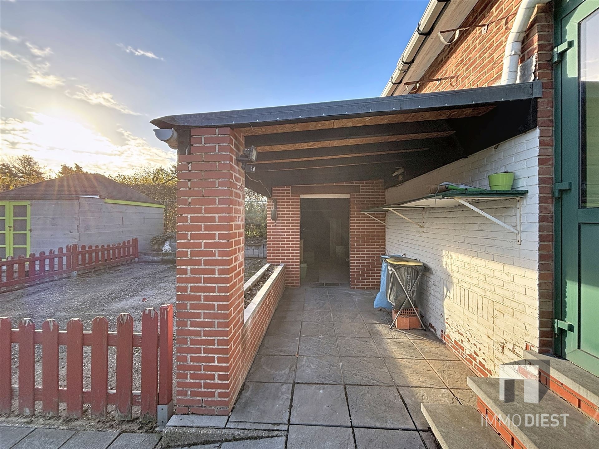 Gezinswoning op mooie locatie op 8,60are foto 6