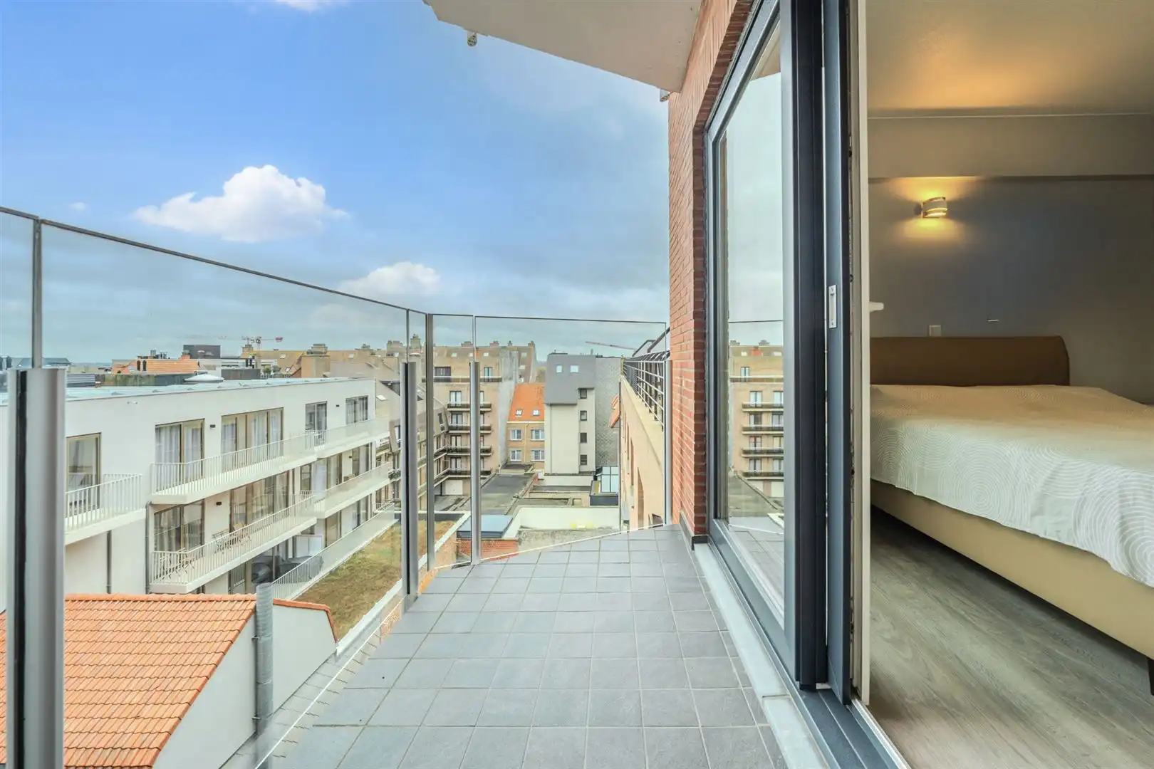 Instap klaar 1-slaapkamer appartement met schuin zeezicht foto 32