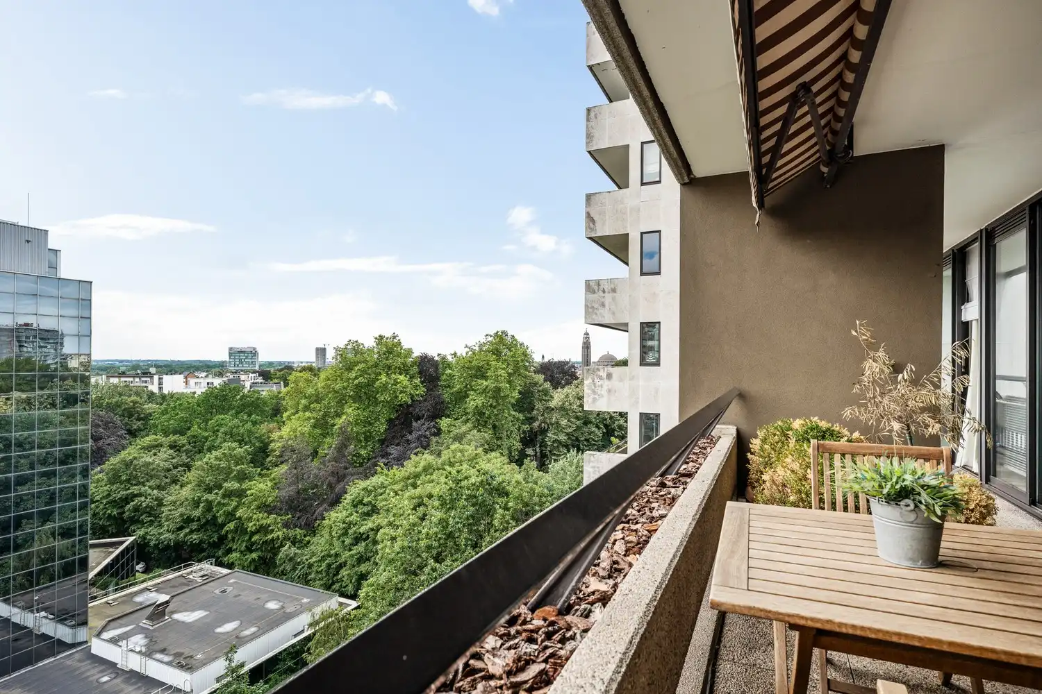 Royaal appartement op 140m² met 2 slaapkamers foto {{pictureIndex}}