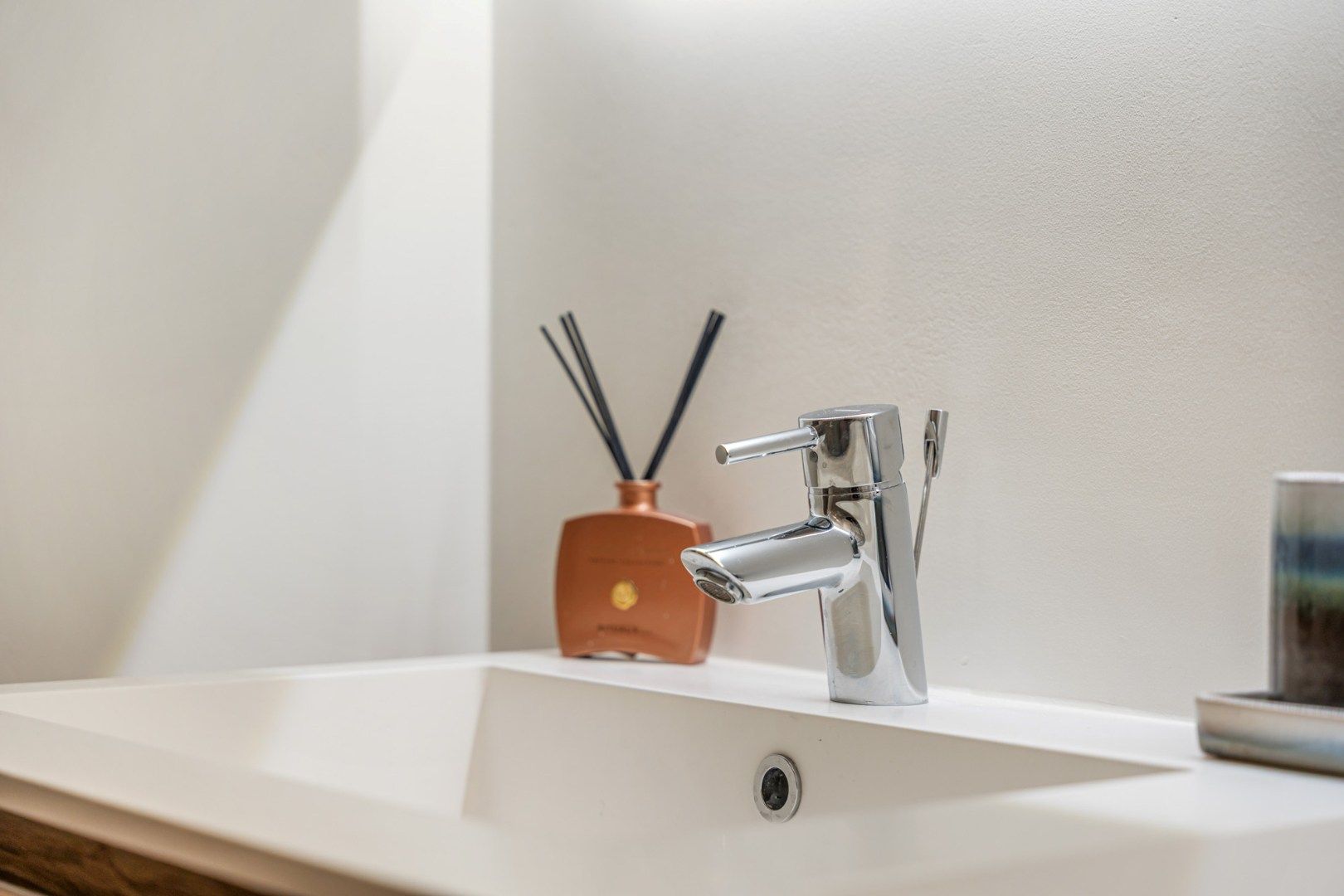 Nieuwbouw appartement, 92m² + terras, 2 slpk, garage en kelderberging in centrum Genk foto 16