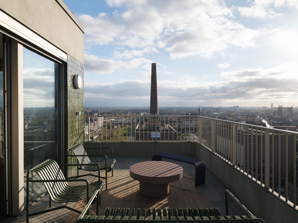 Luxe penthouse (bj. 2021) met twee kamers en een uitzonderlijk terras met panoramisch zicht over Gent en zijn torens. foto 5