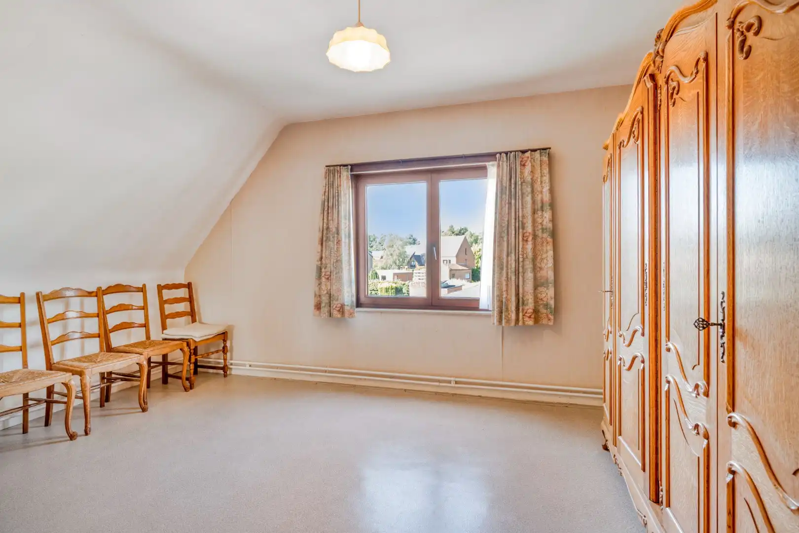 Op te frissen woning met 4 slpks, op een zonnig perceel van 1.506 m² in Mol-Achterbos !  foto 12