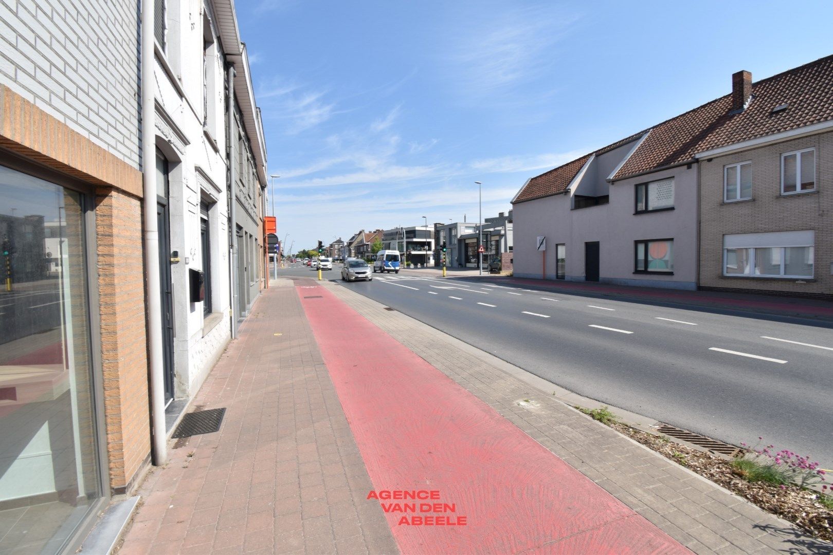 Commercieel gelegen woning met 4 slaapkamers en tuin foto 23