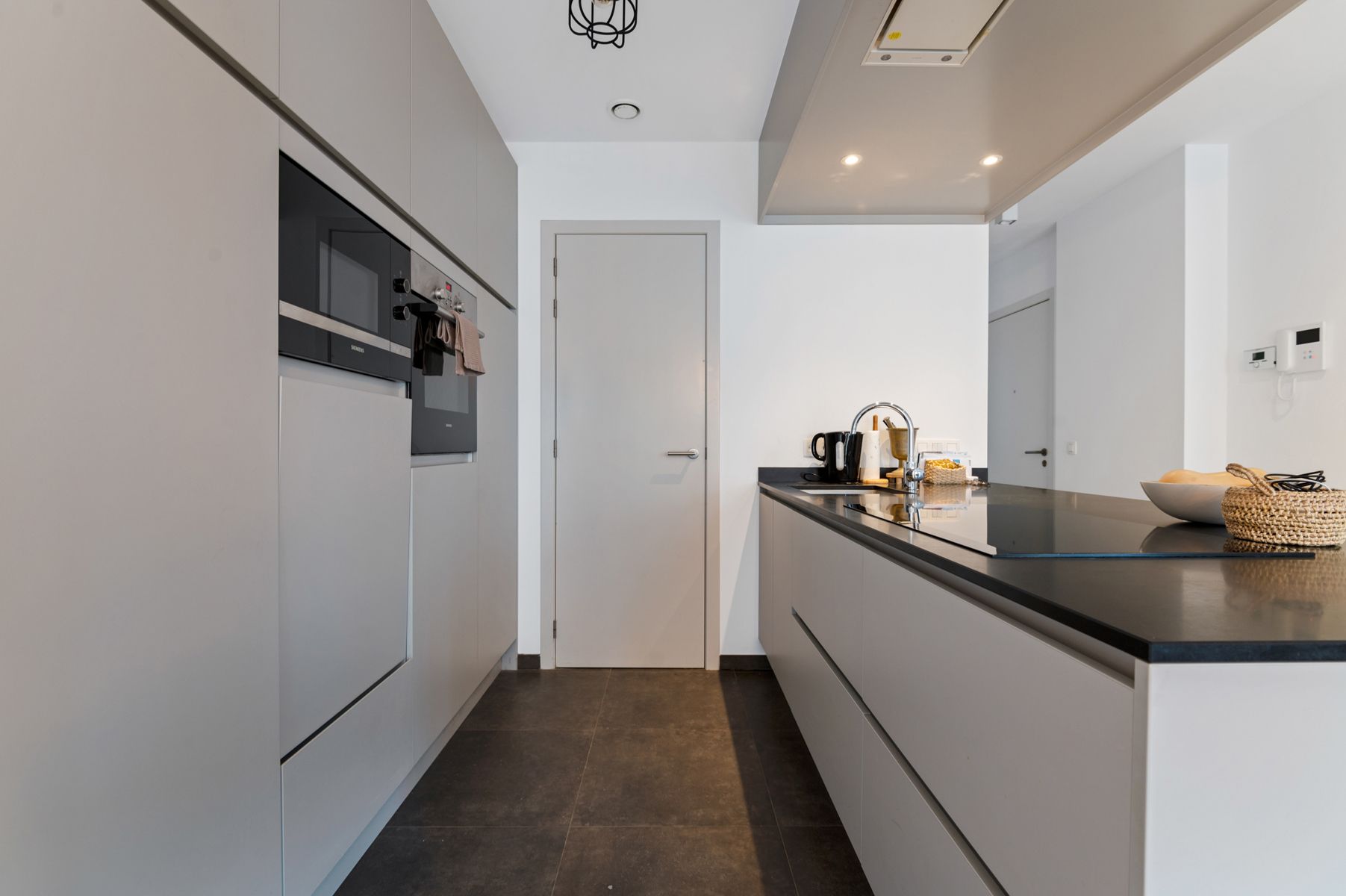 Instapklaar appartement gelegen in de wijk Pulhof te Berchem foto 5