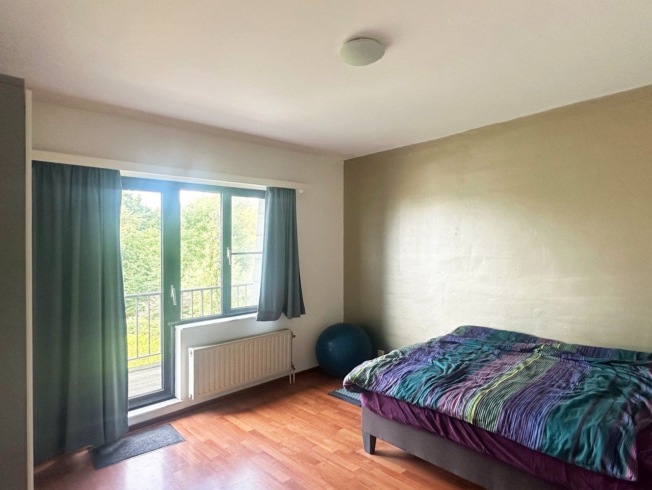 Gunstig centraal gelegen 2-slaapkamerappartement met garagebox foto 7