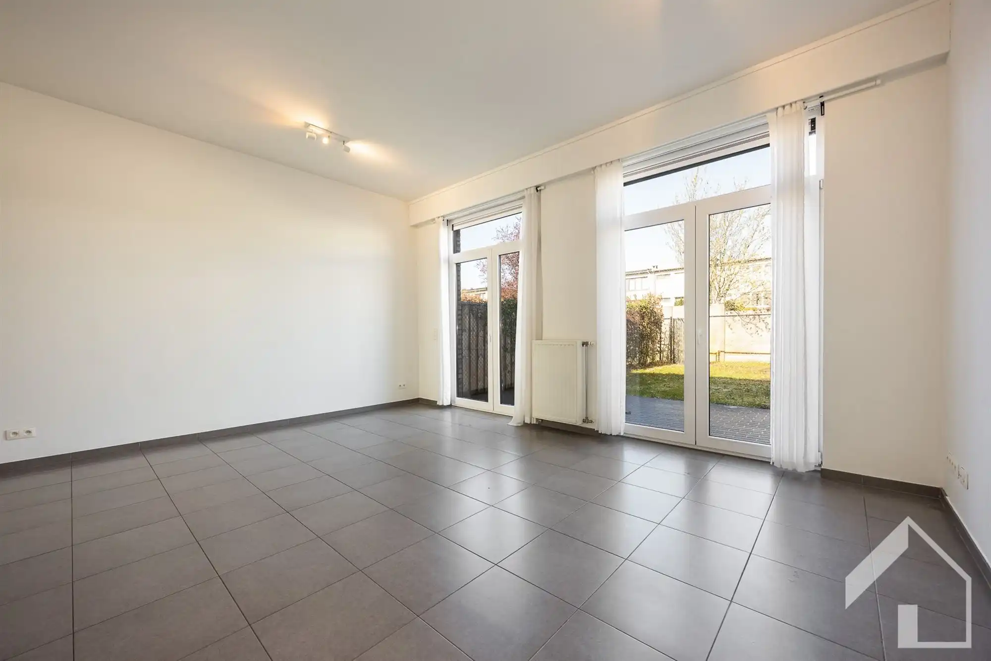 Ruime woning op een rustige locatie! foto 8