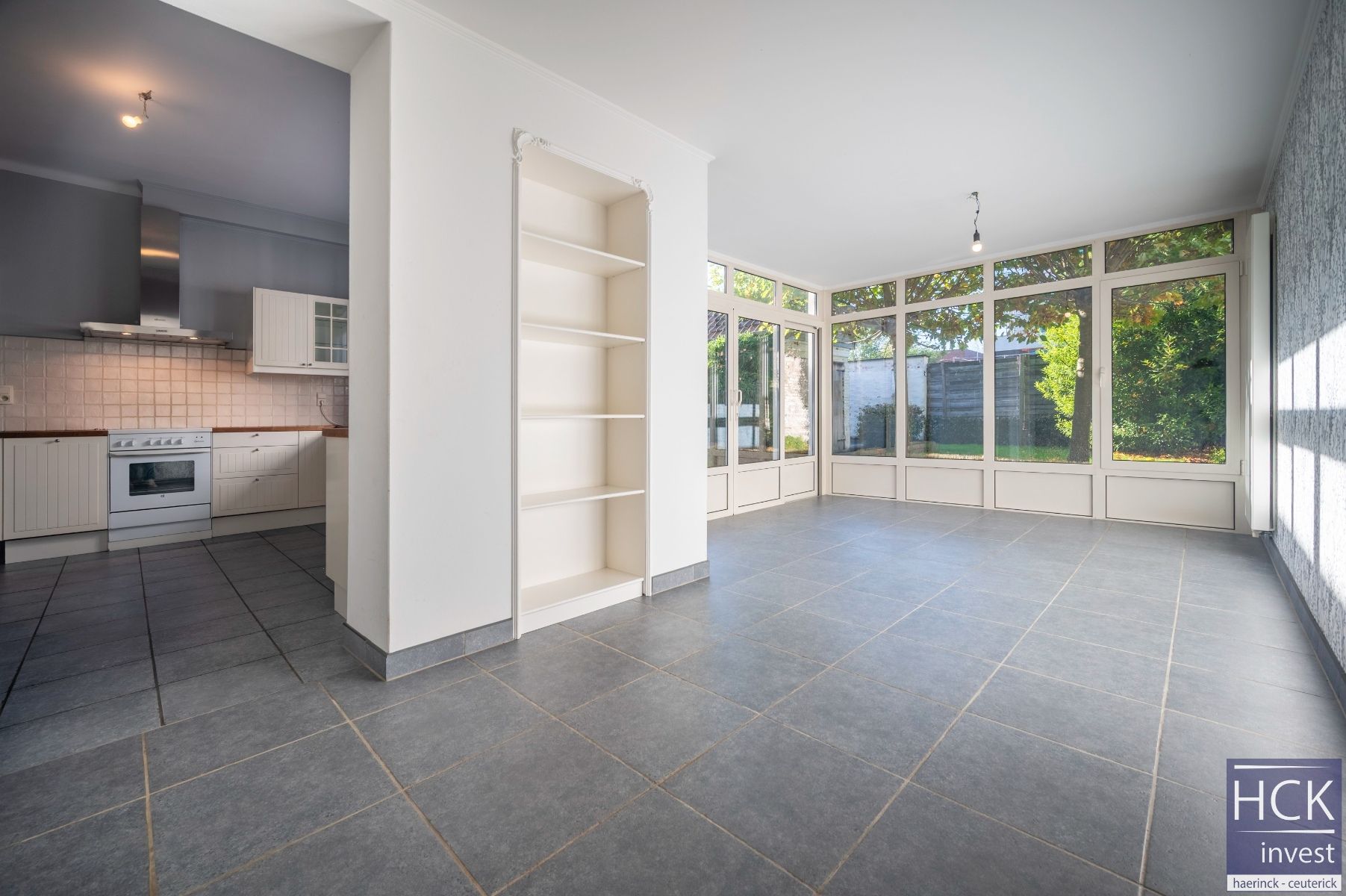 KRUISHOUTEM - Instapklare ruime burgerwoning met 4 SLPK. in centrum!! foto 10