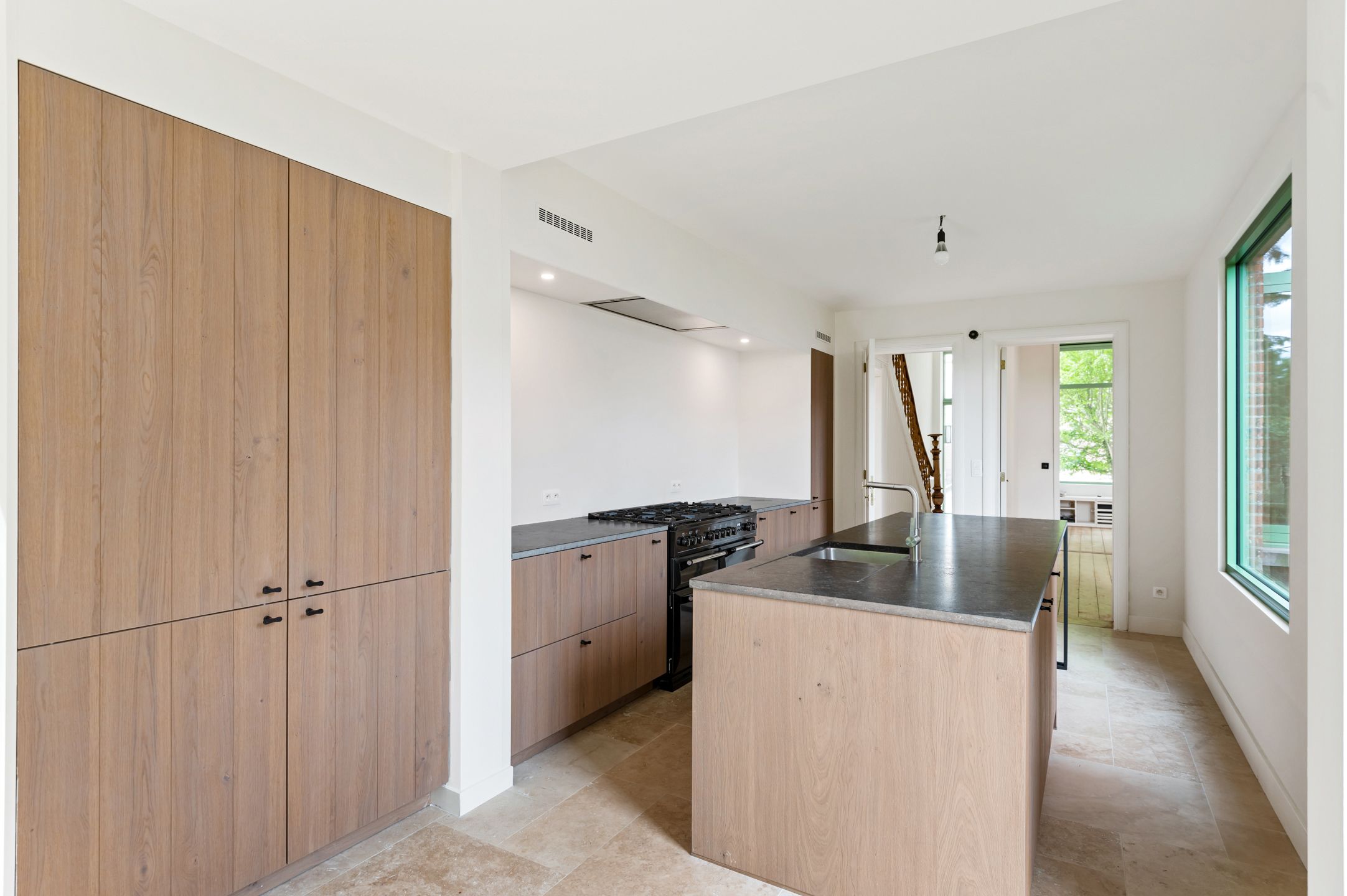 Volledig gerenoveerde herenwoning op een perceel van 770 m²  foto 7