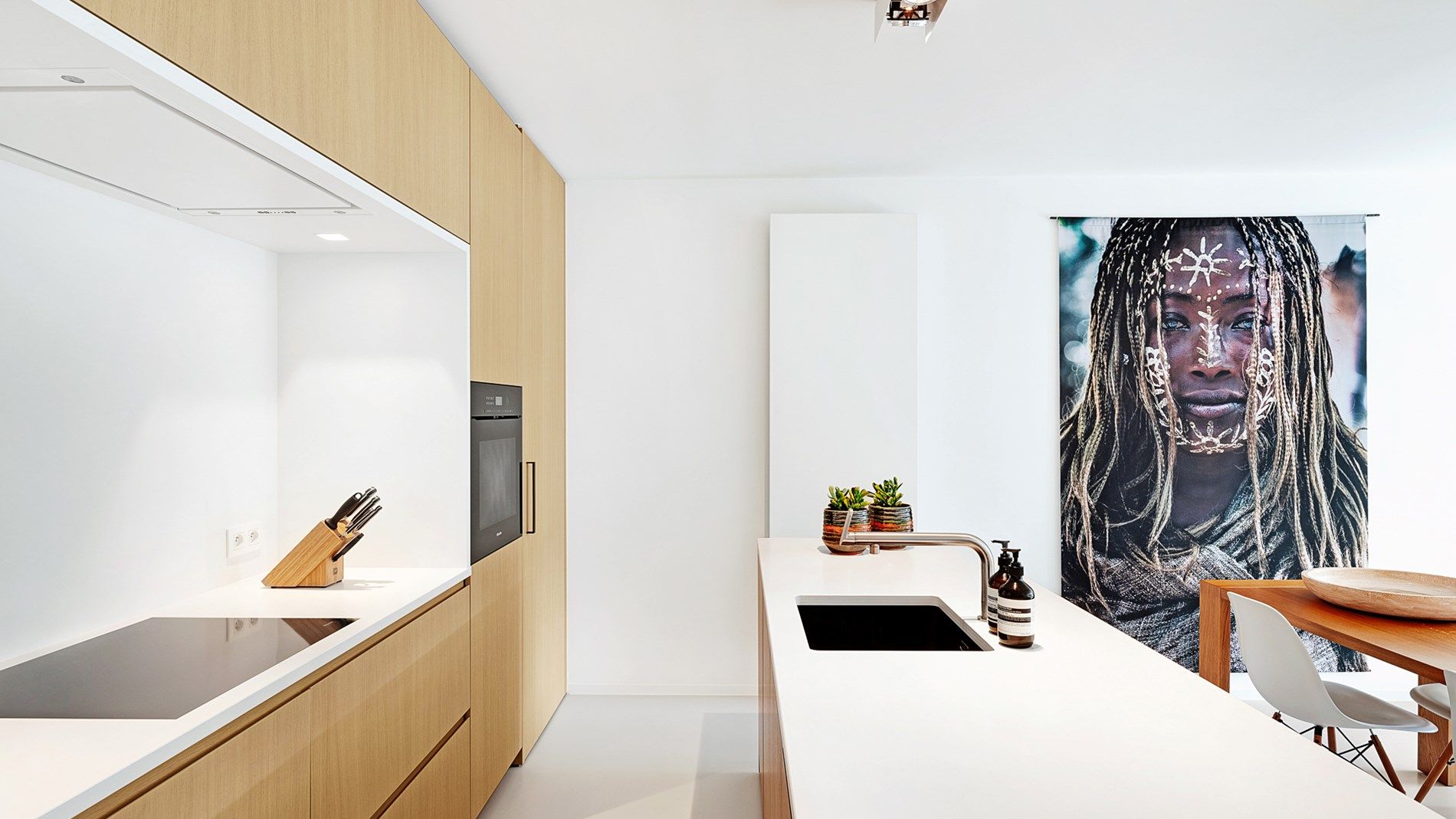 Uitzonderlijk luxueus afgewerkt appartement met zonnige terrassen, gelegen vlakbij de winkels van de Lippenslaan.  foto 12