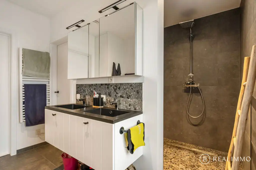 Ruime recente woning met EPC-label A in hartje Moen foto 19